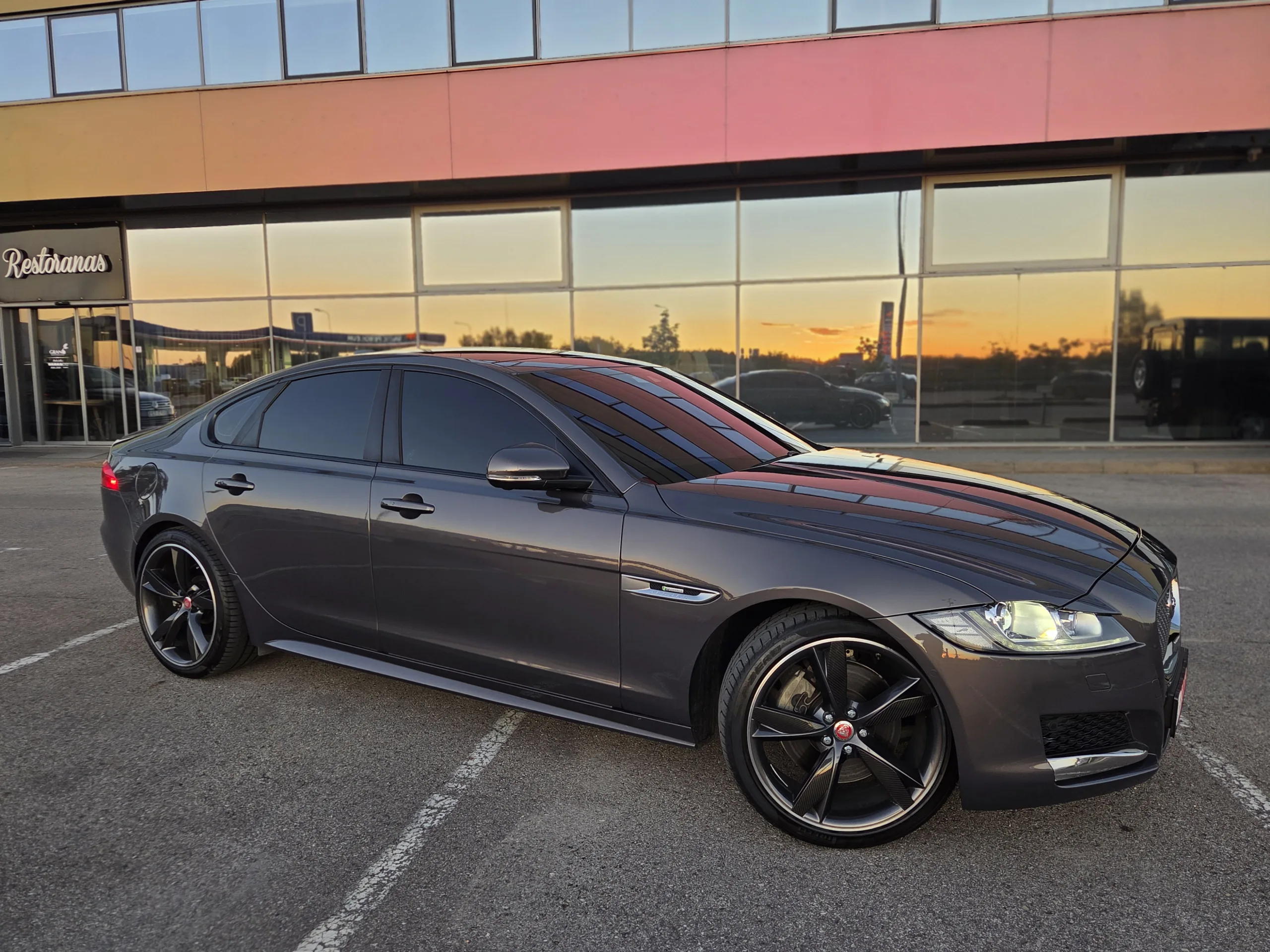 Jaguar XF, 2016