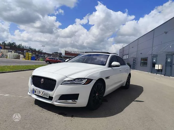 Jaguar XF, 2017