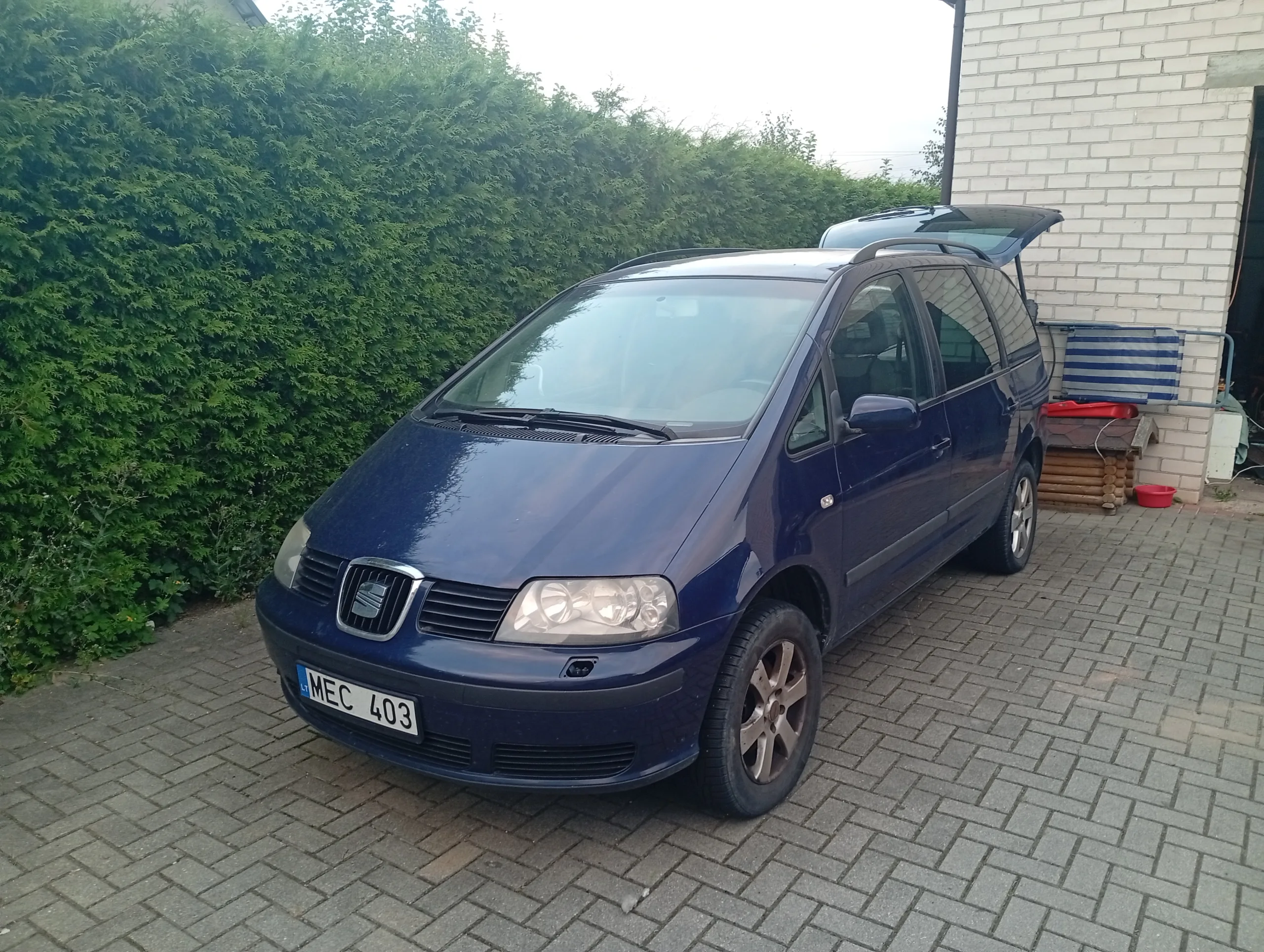 SEAT Alhambra, 2004
