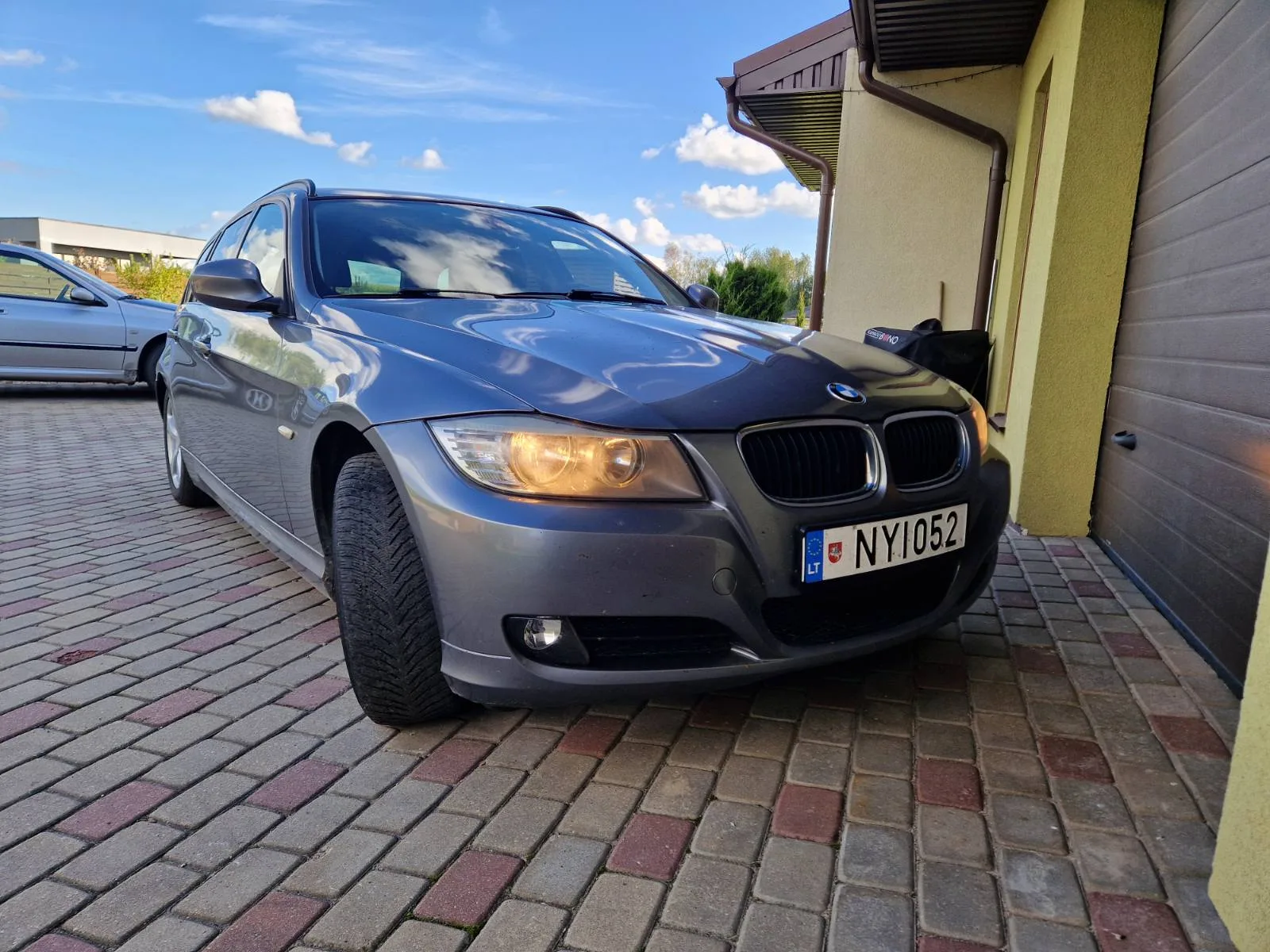 BMW 320, 2011