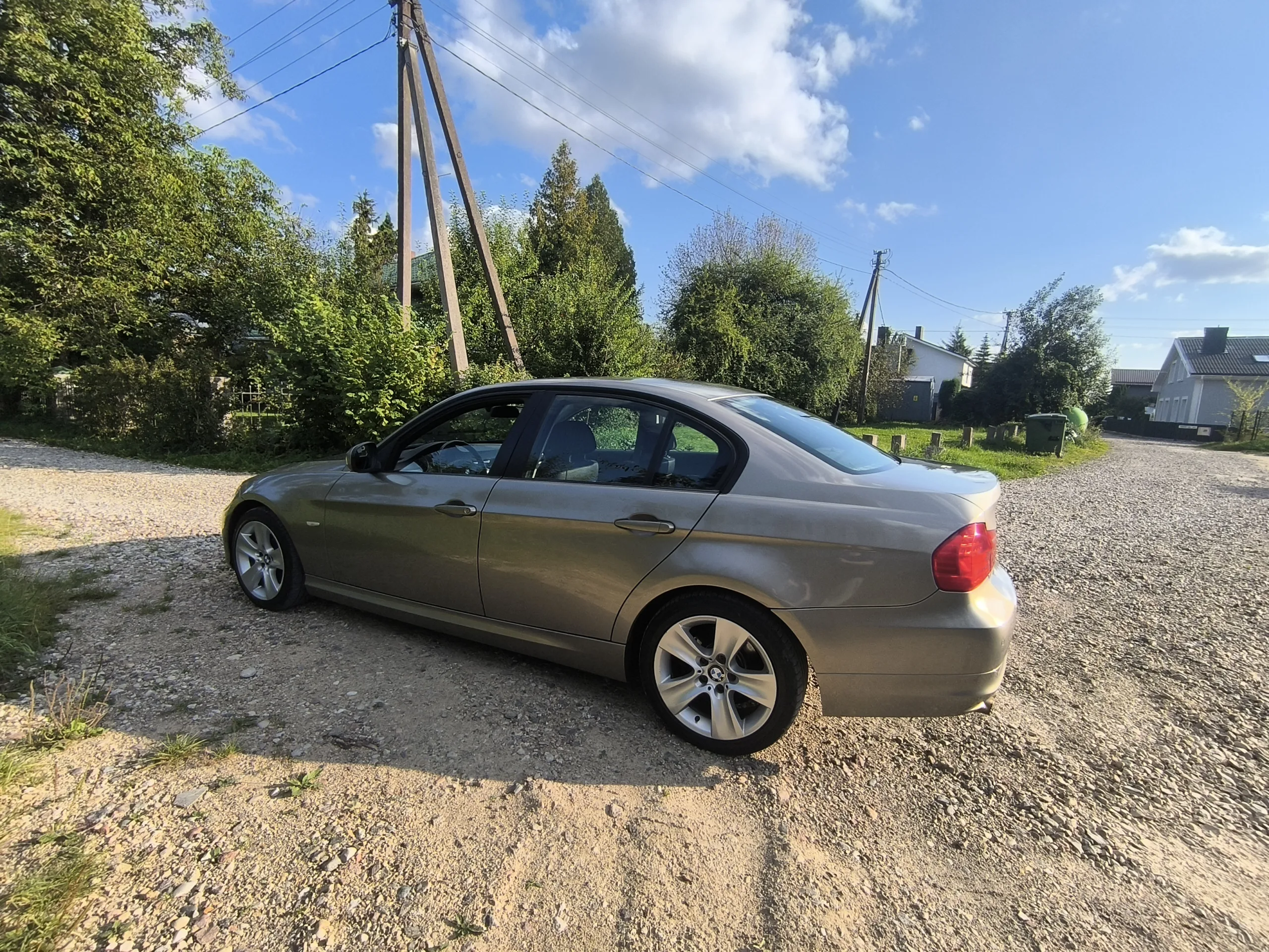 BMW 318, 2009