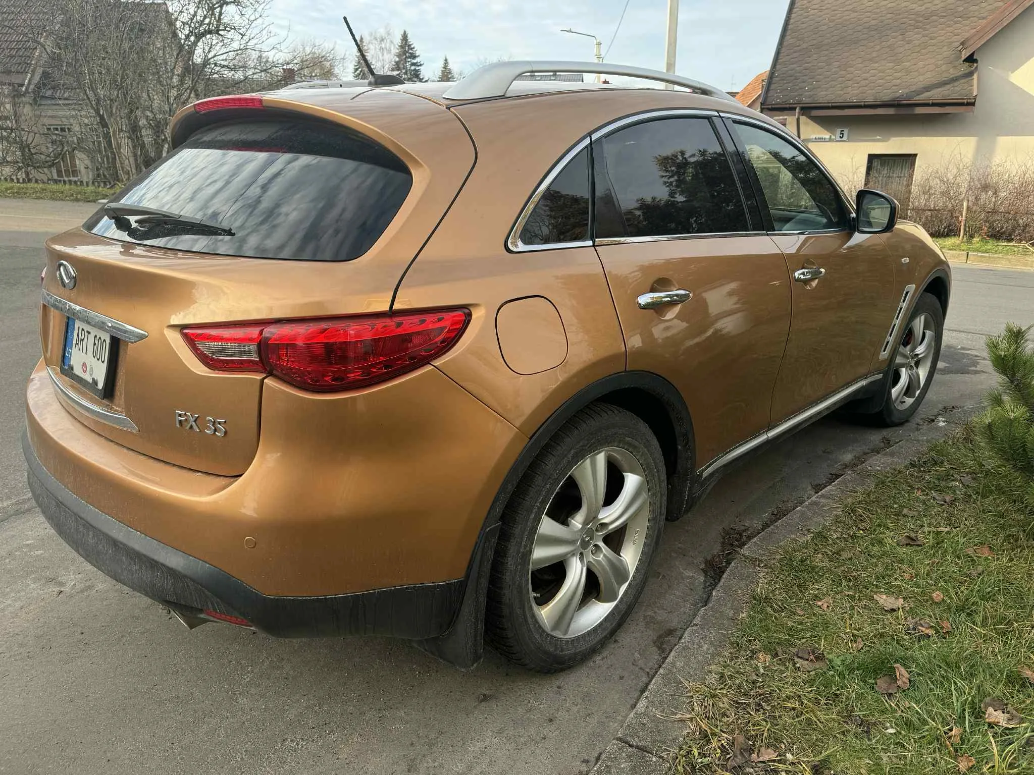 Infiniti FX35, 2009