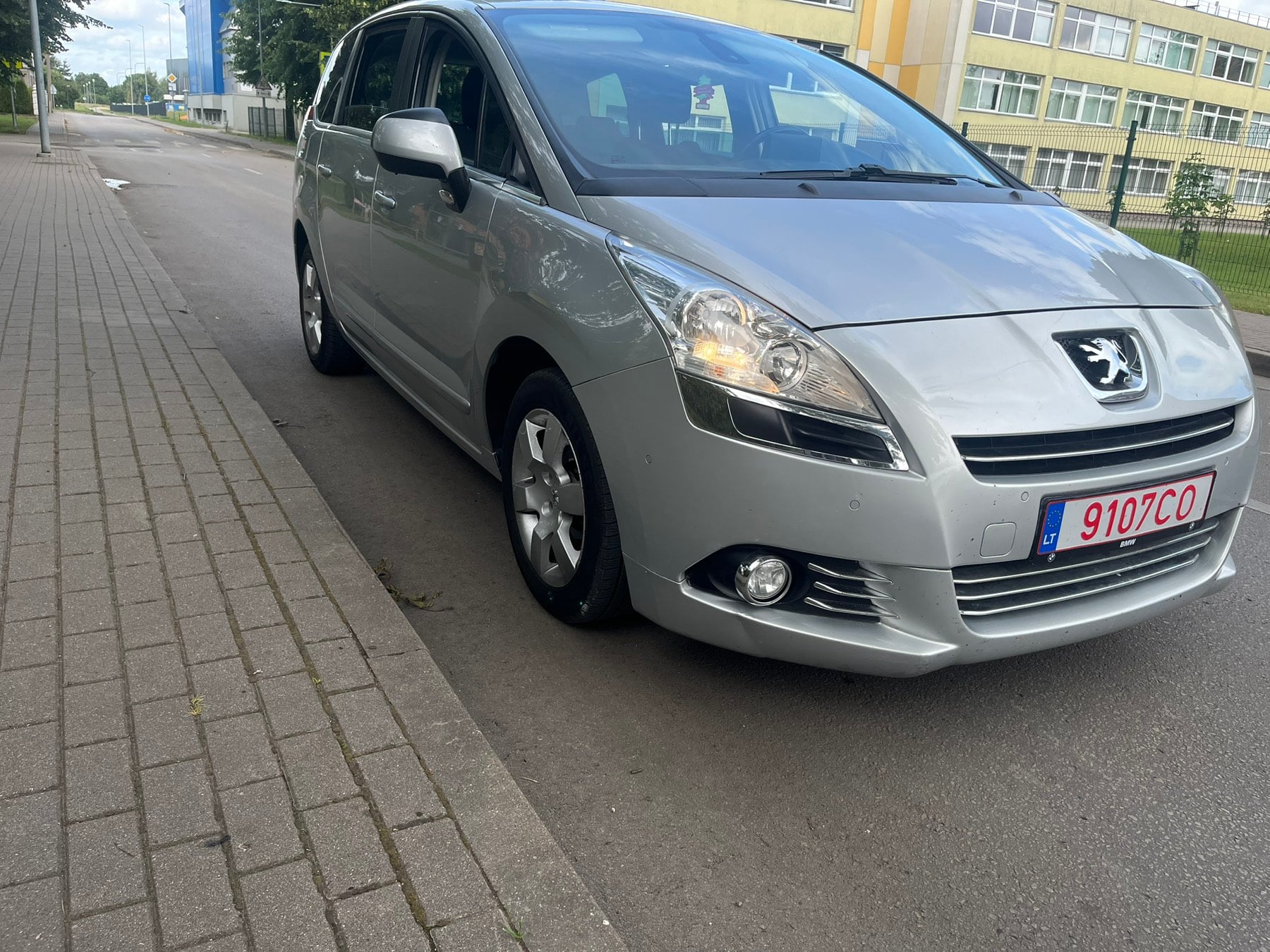 Peugeot 5008, 2010