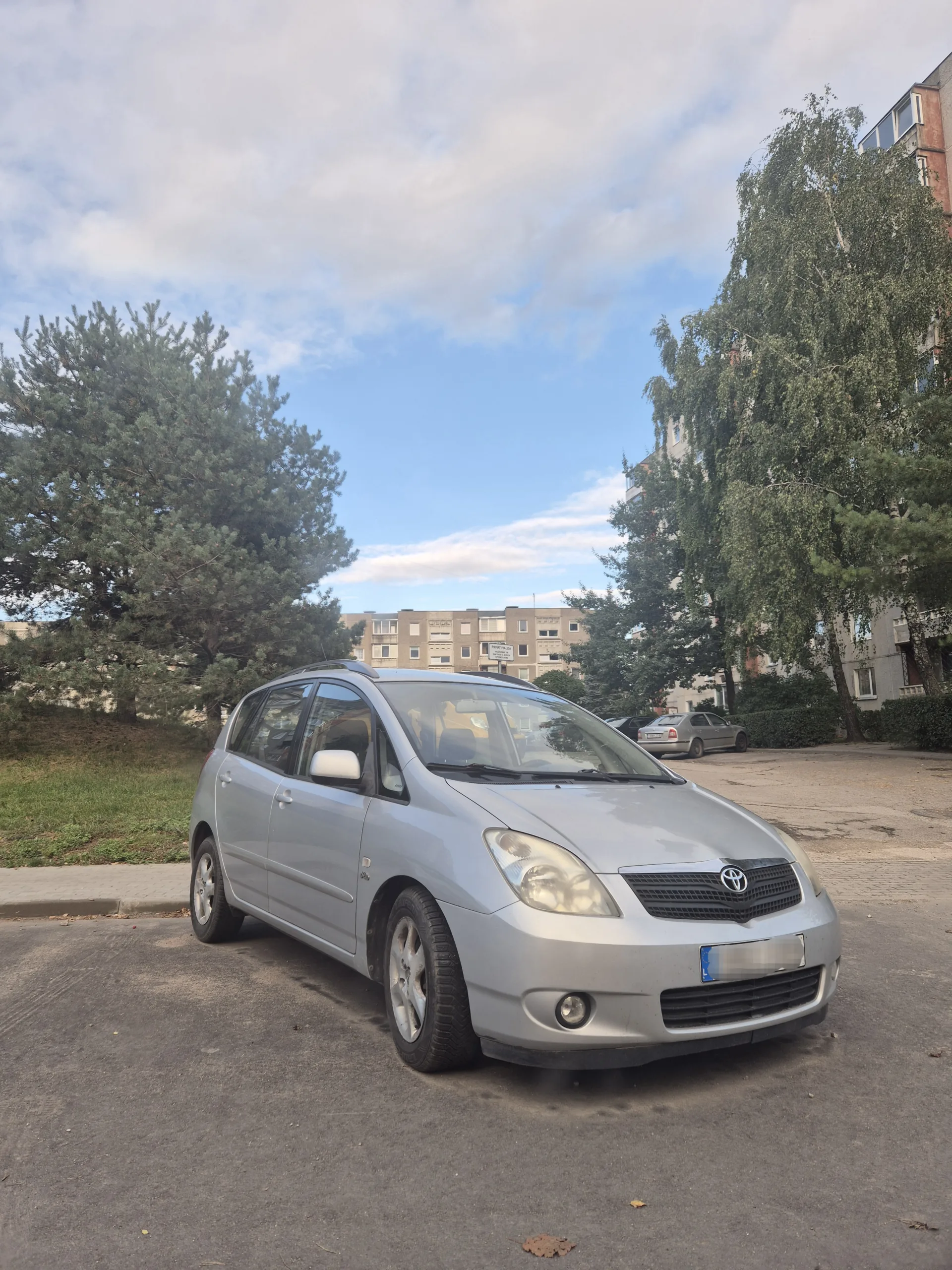 Toyota Corolla Verso, 2004