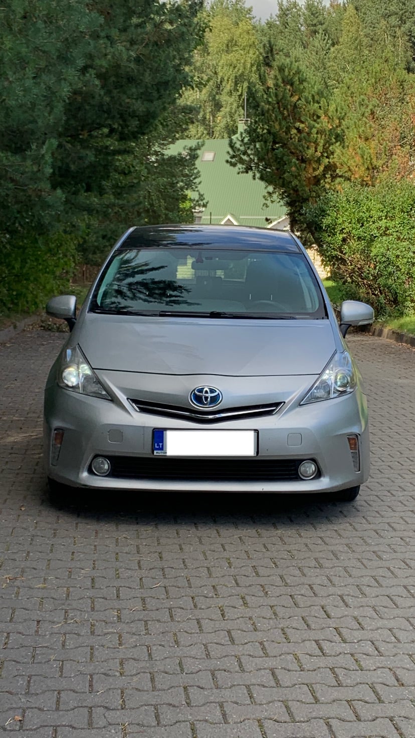Toyota Prius Plus, 2012