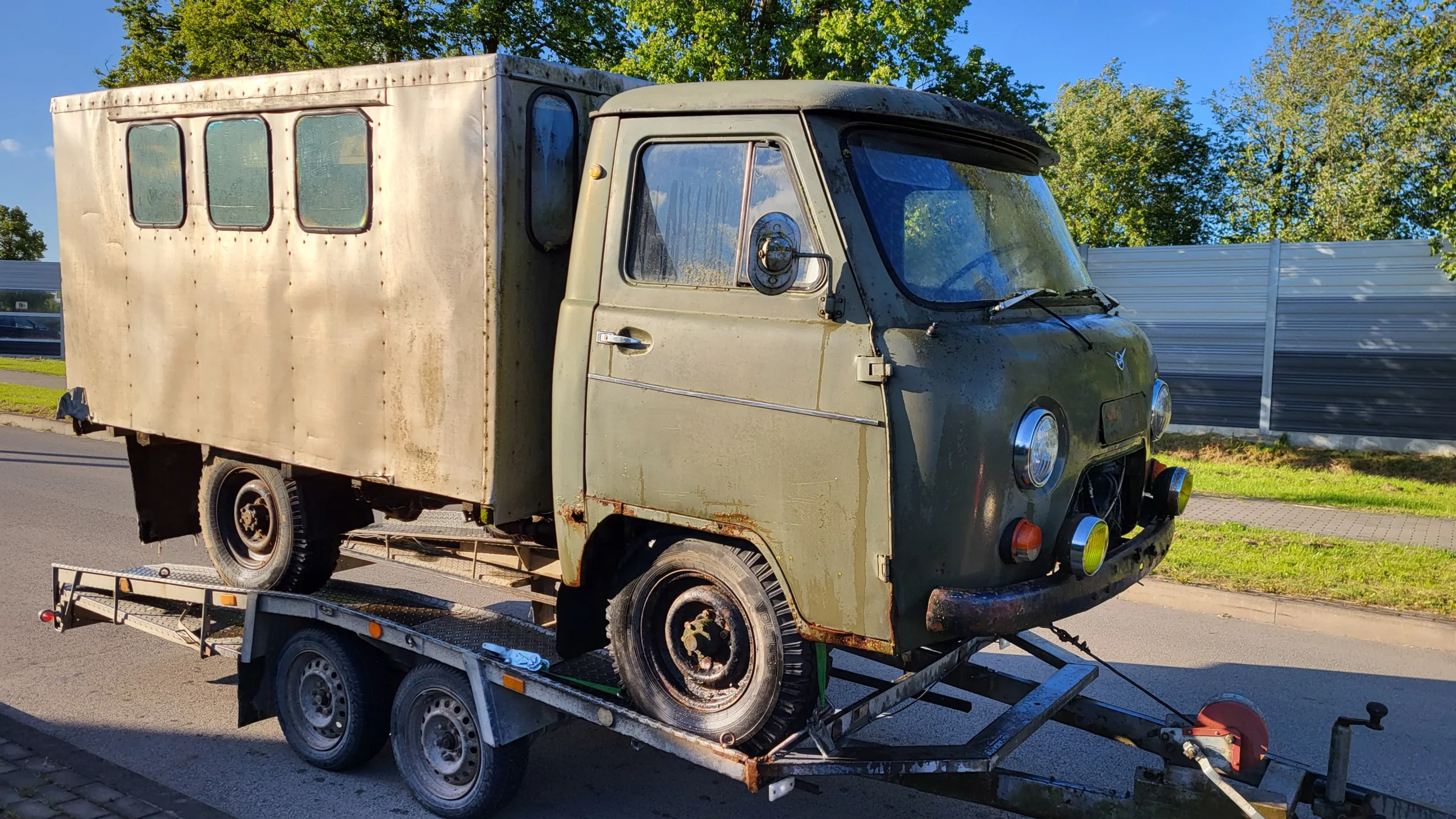 UAZ 3303 (“Golovastik” pickup), 1990
