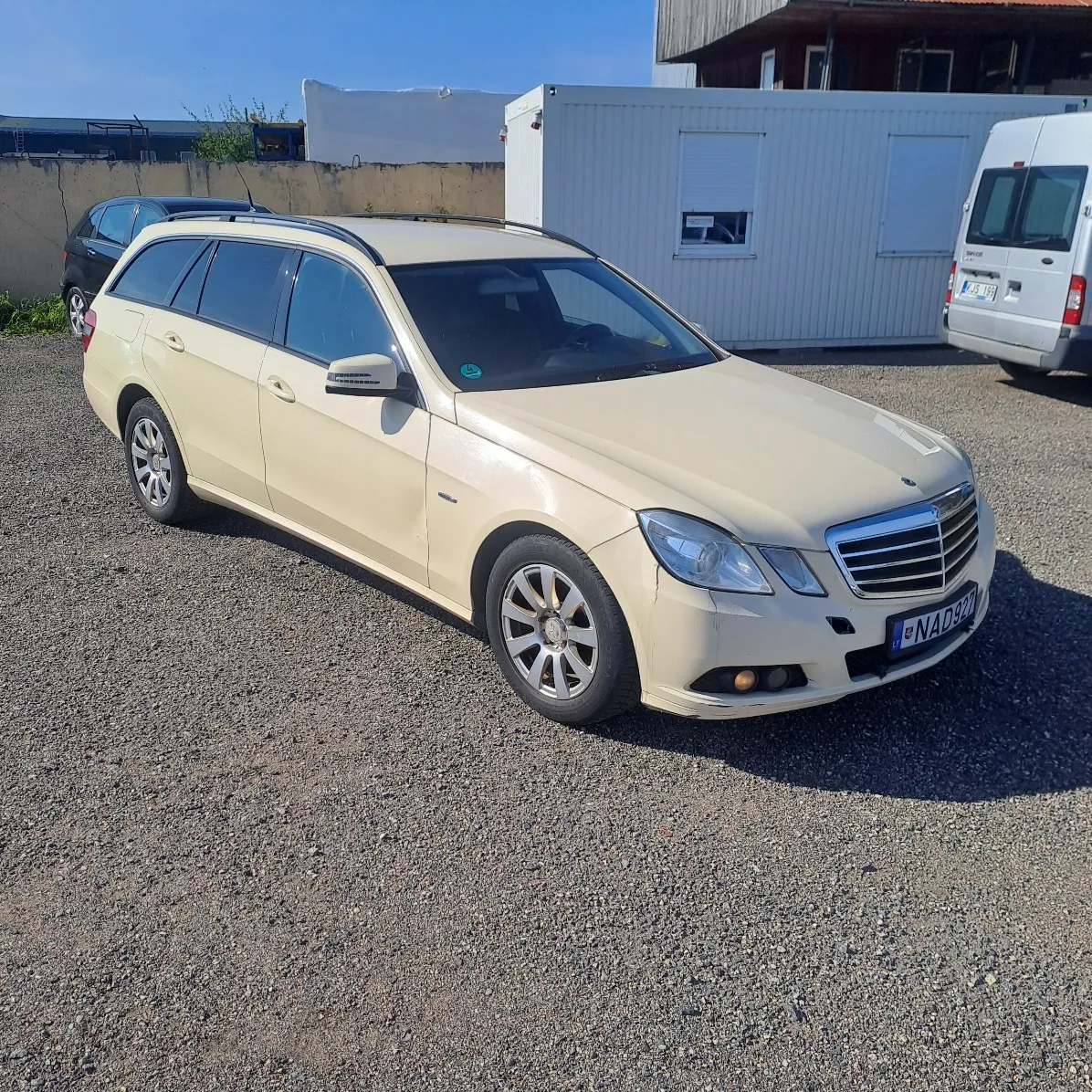 Mercedes-Benz E200, 2011