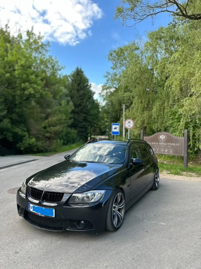 BMW 320