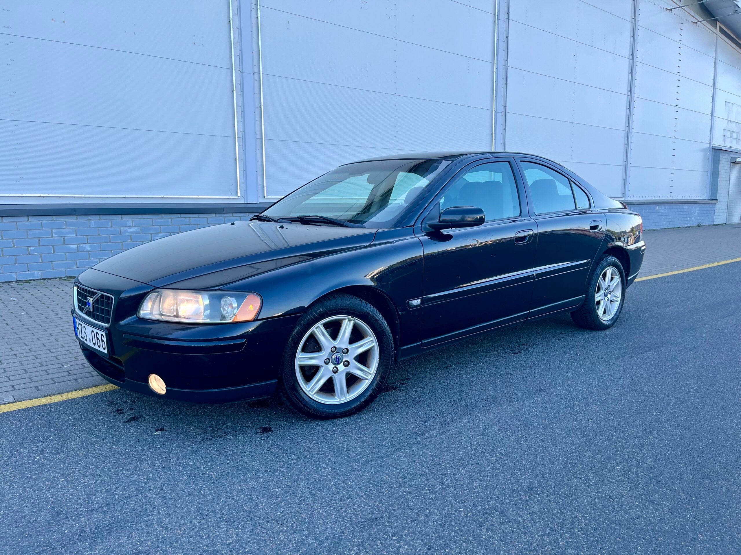 Volvo S60, 2004