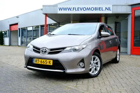 Toyota Auris, 2013