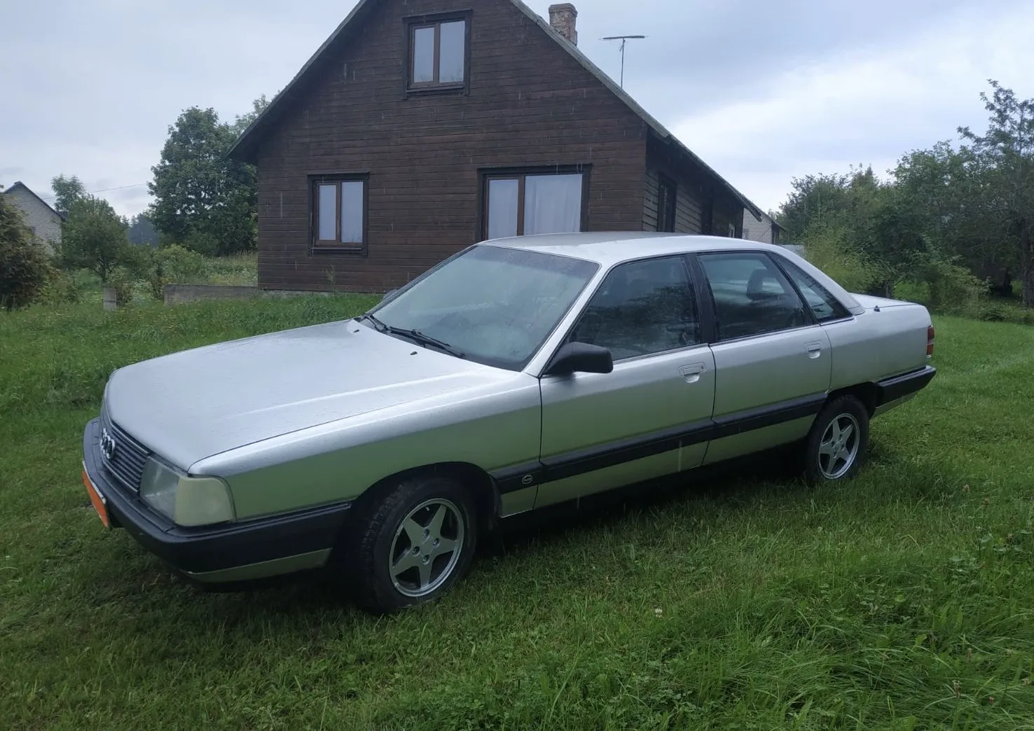 Audi 100, 1988