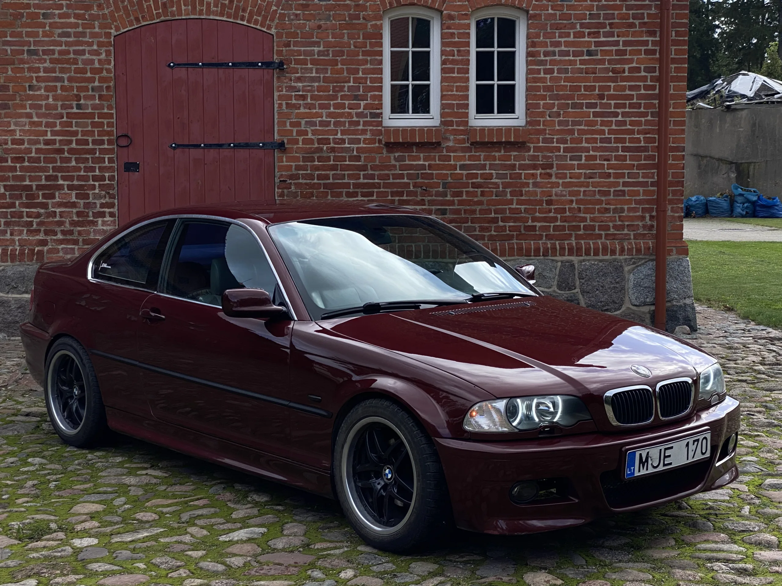 BMW 325, 1999