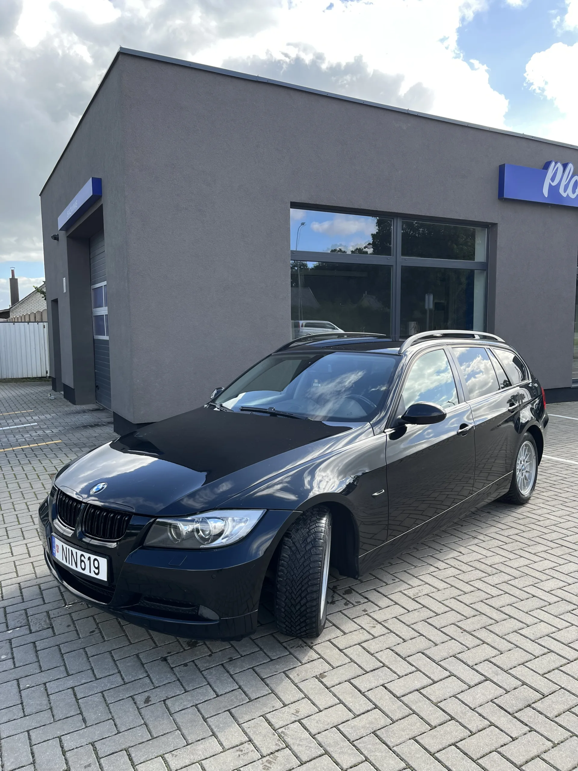 BMW 318, 2007