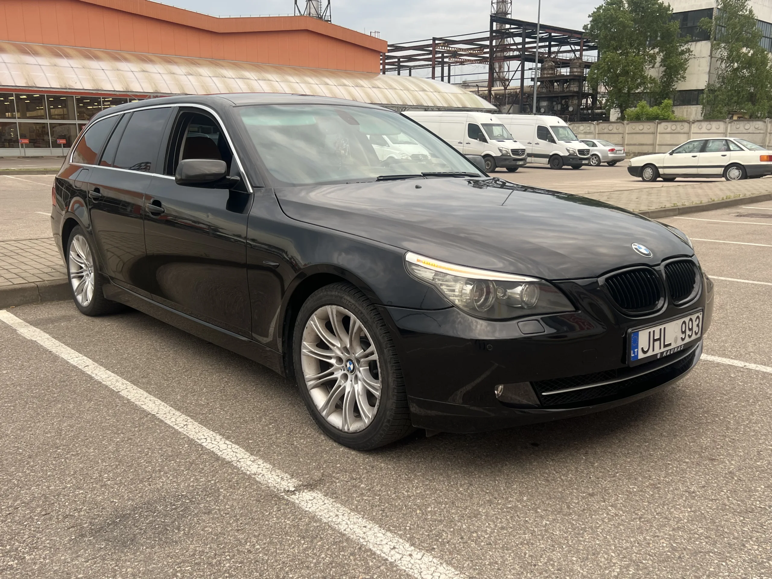 BMW 530