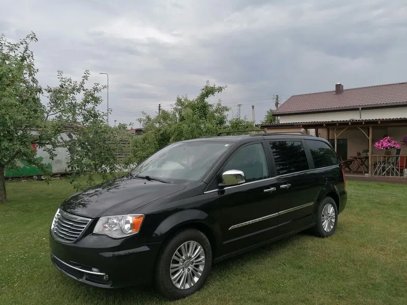 Chrysler Town & Country, 2016