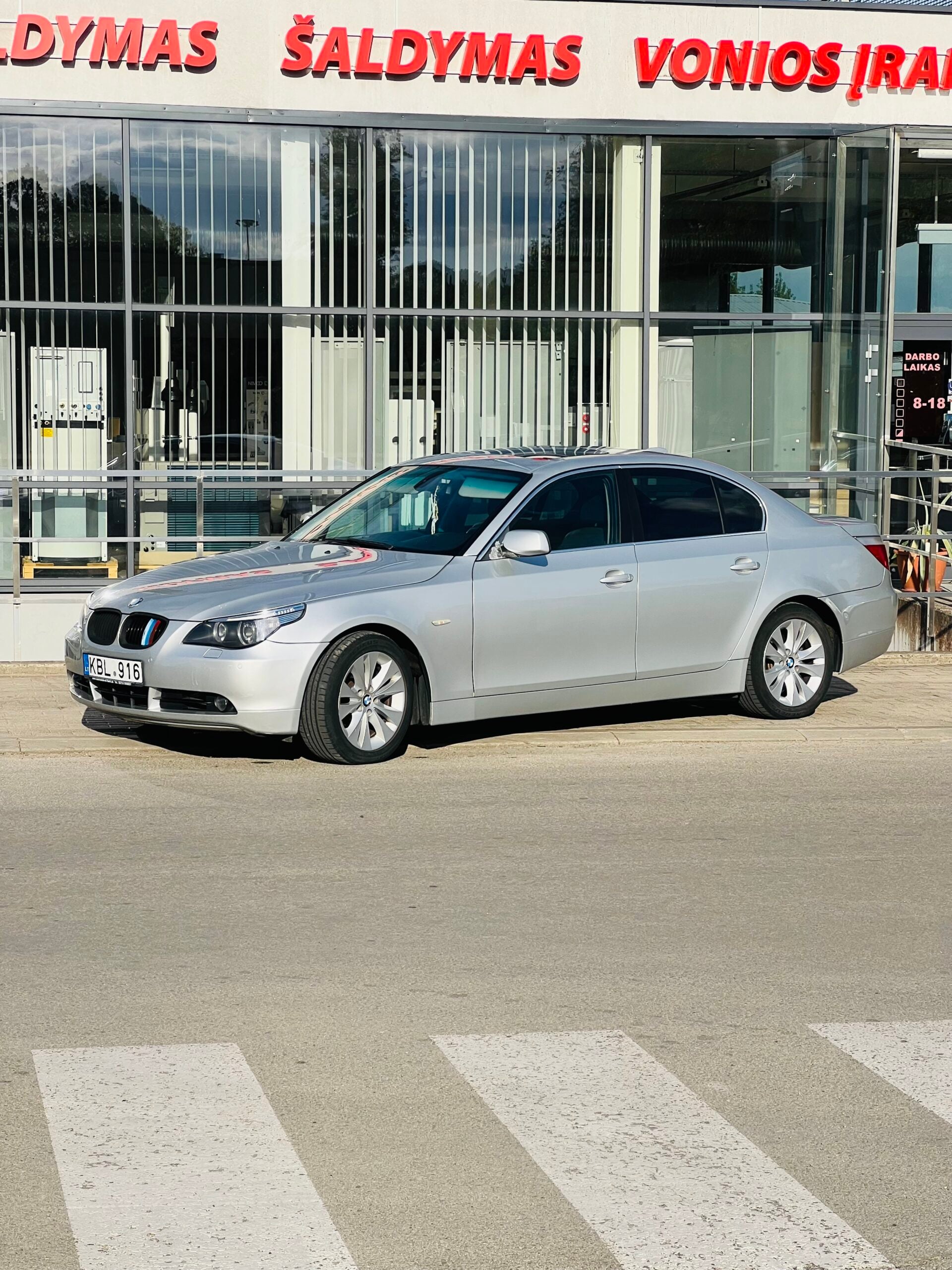 BMW 525i, 2003
