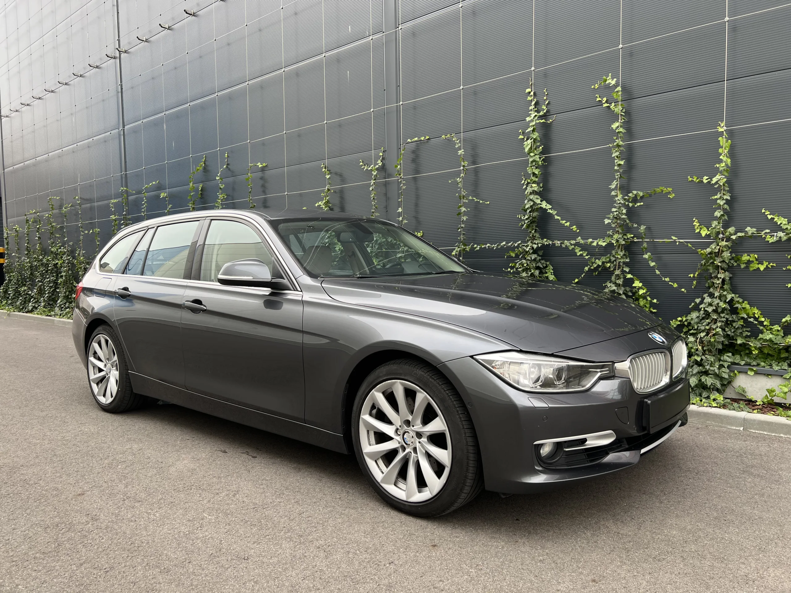 BMW 325, 2014