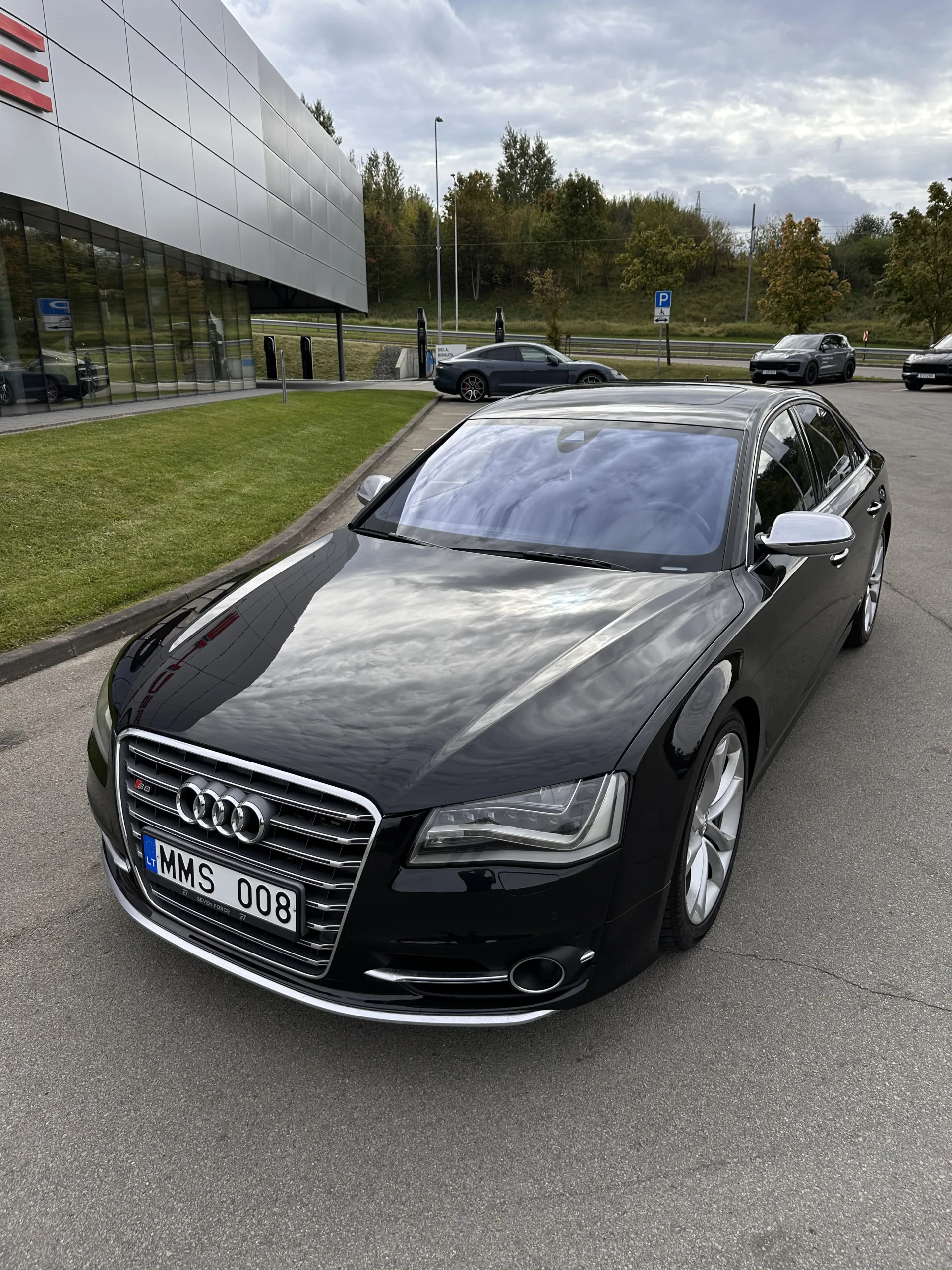 Audi S8, 2012