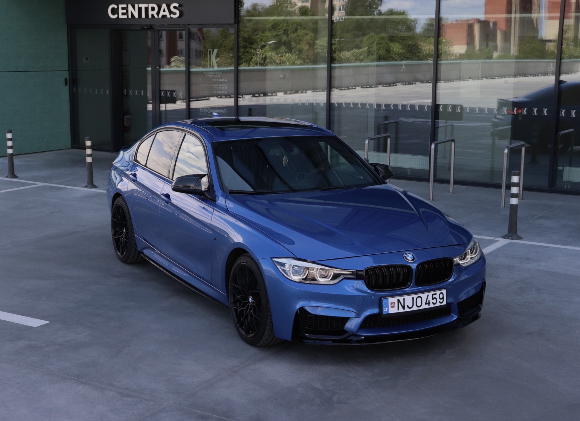 BMW 340, 2018