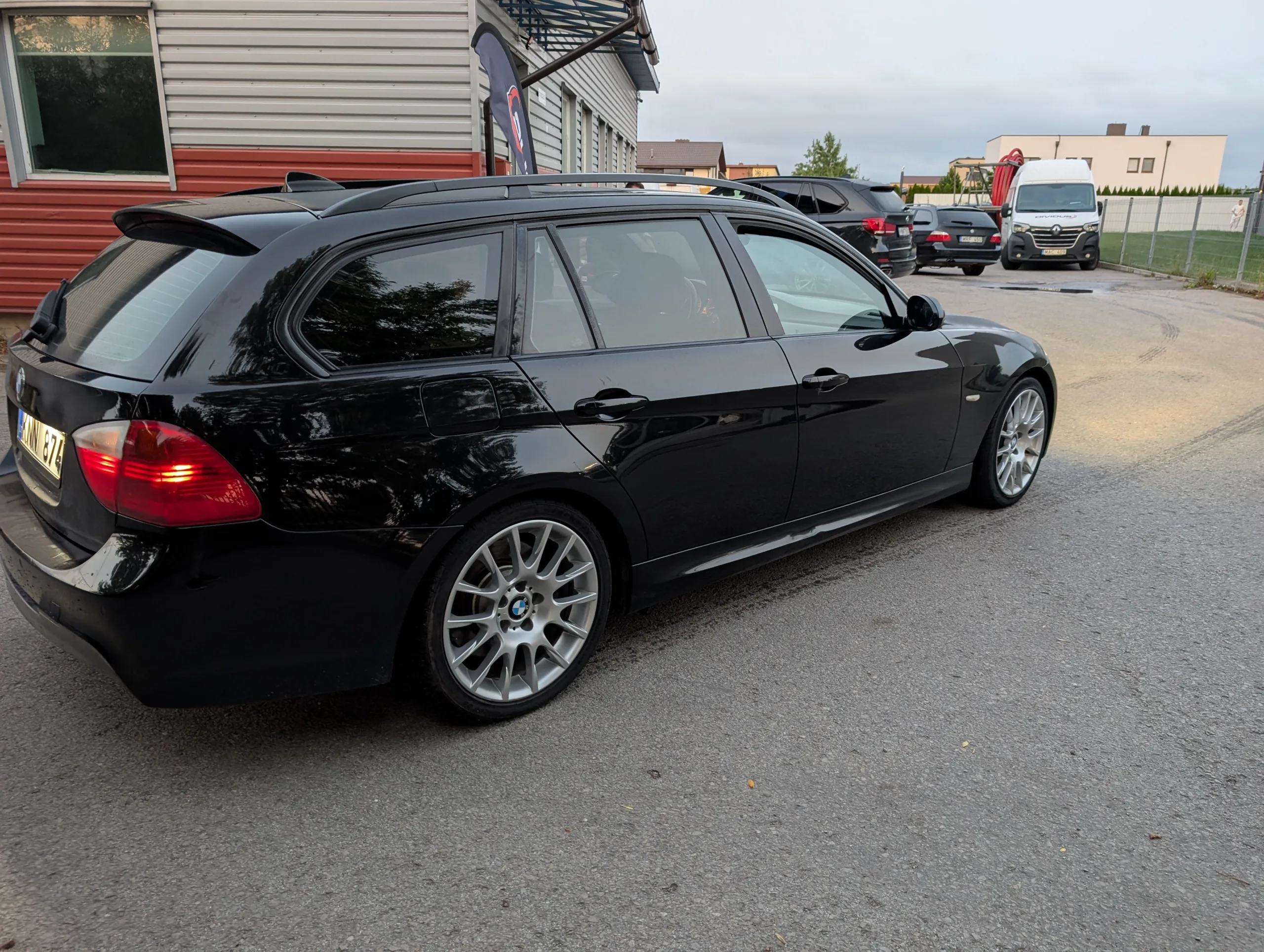 BMW 330, 2008