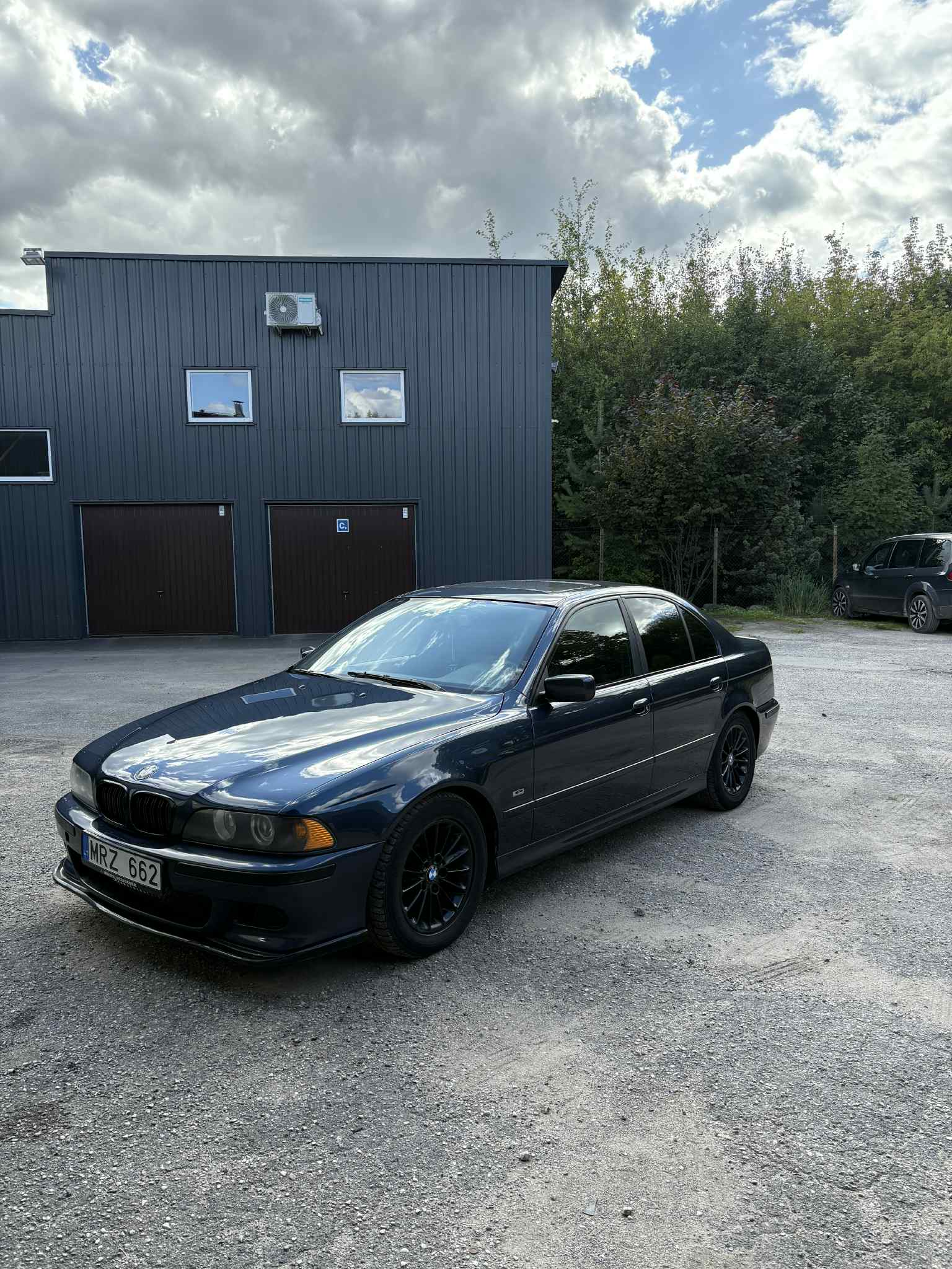 BMW 525