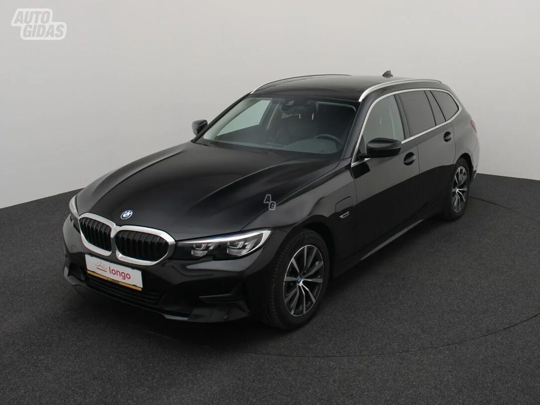 BMW 320E, 2022