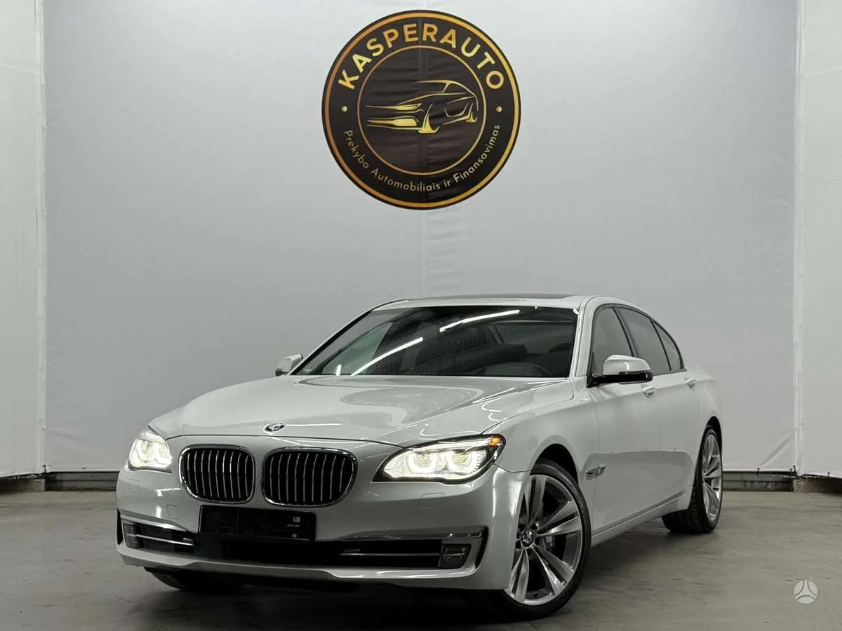 BMW 730, 2012