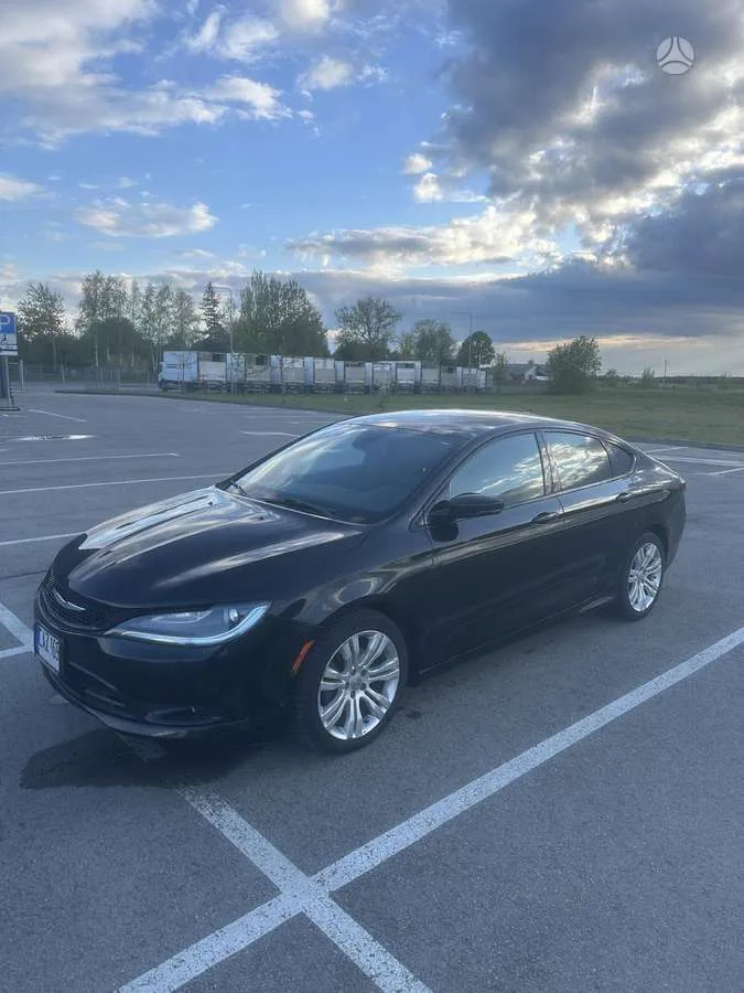 Chrysler 200, 2015