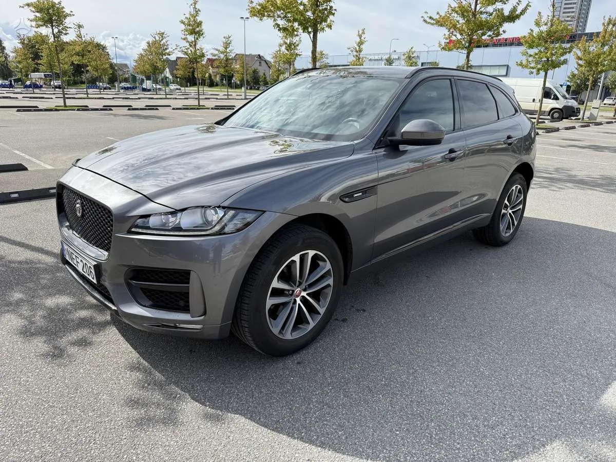 Jaguar F-Pace, 2016