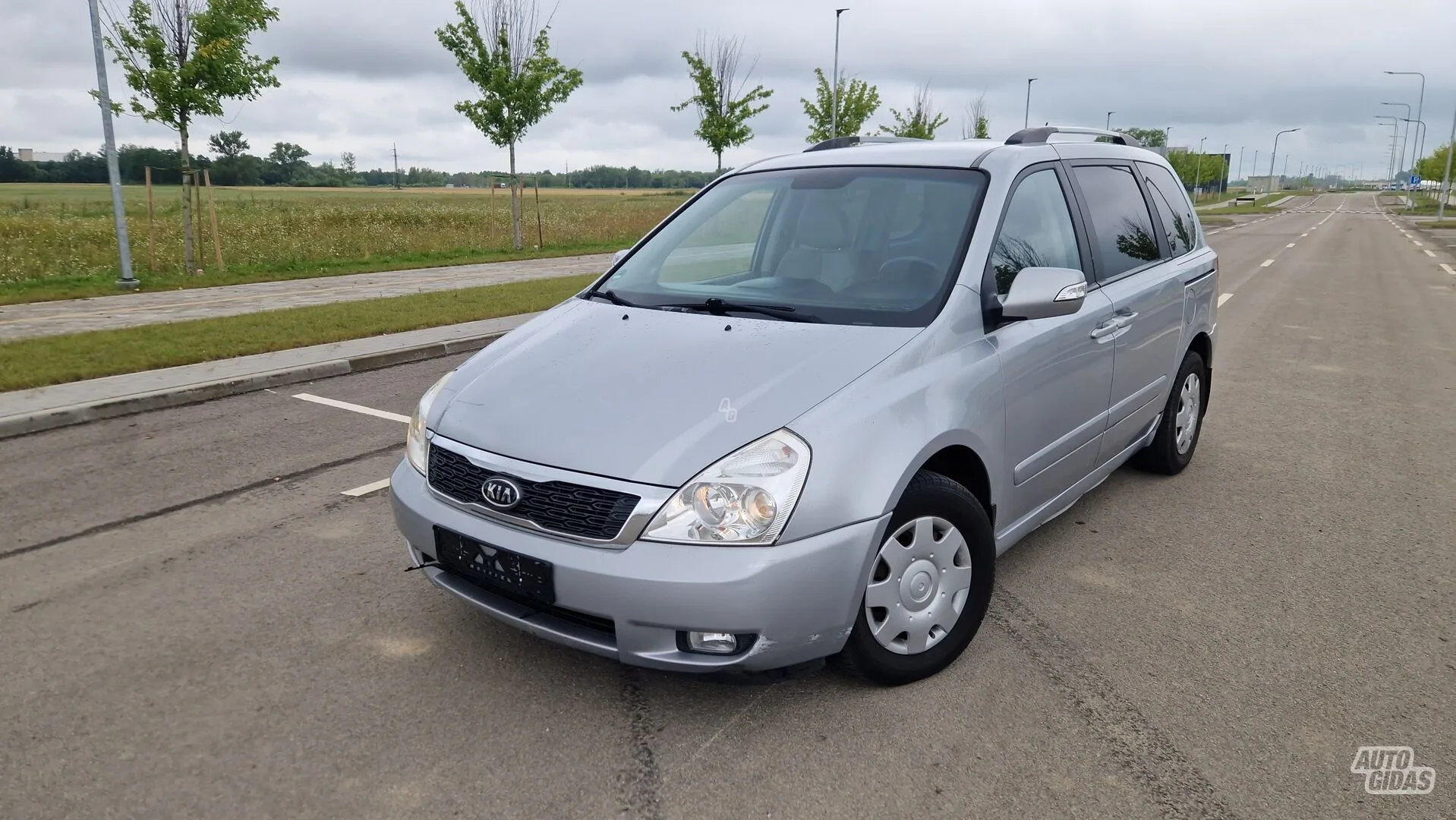 Kia Carnival, 2011