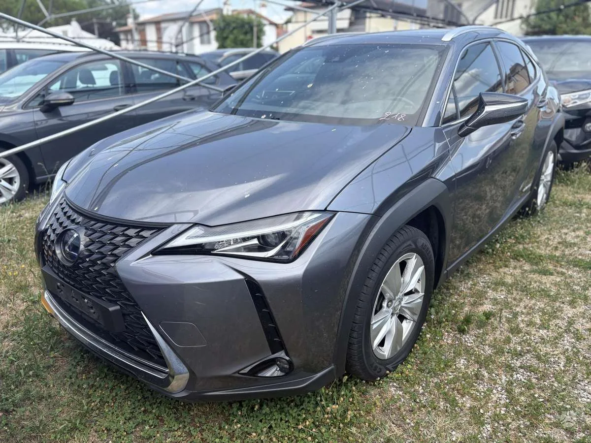 Lexus UX 250h, 2020