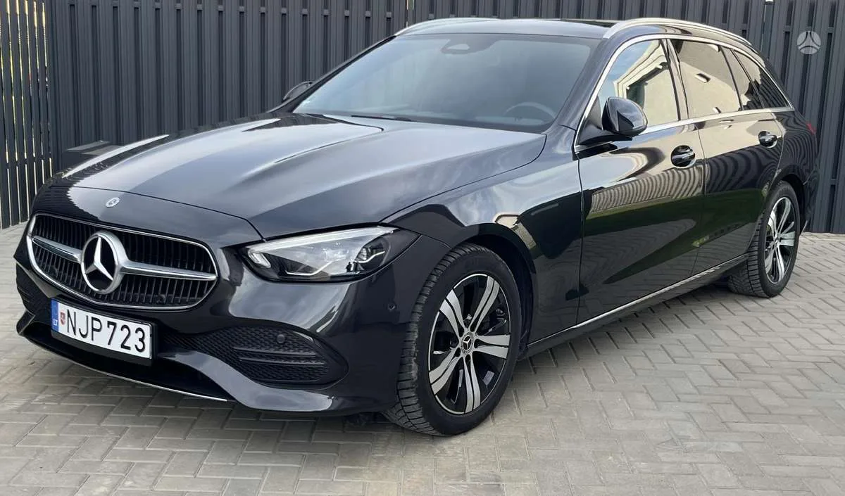 Mercedes-Benz C200, 2023