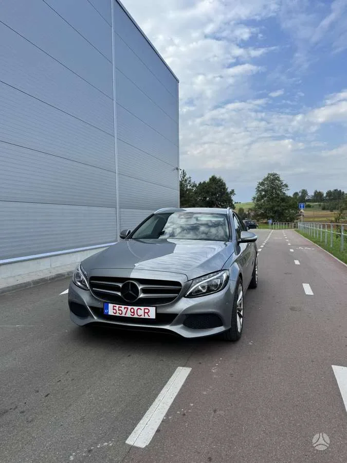 Mercedes-Benz C220