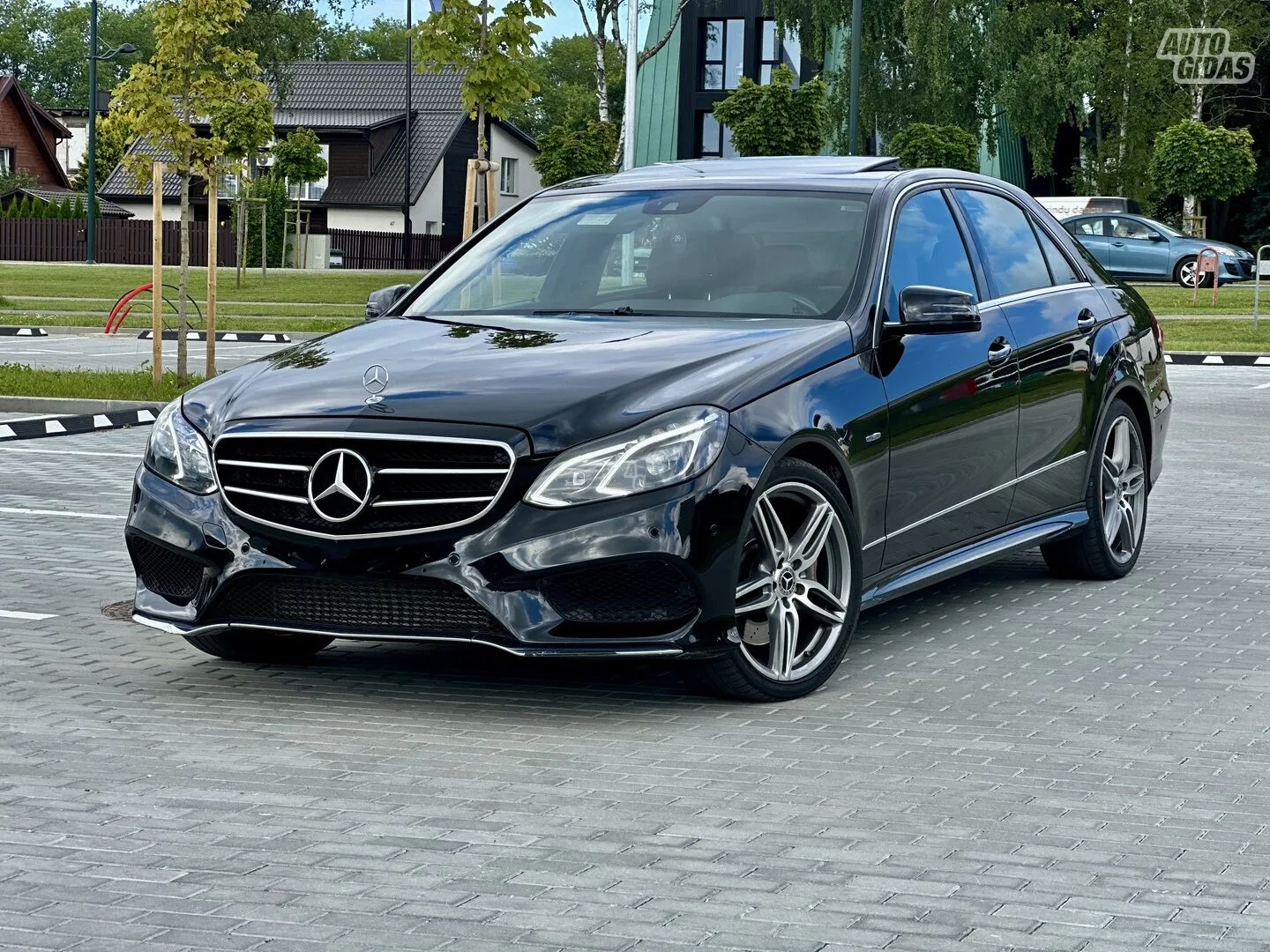 Mercedes-Benz E350, 2012