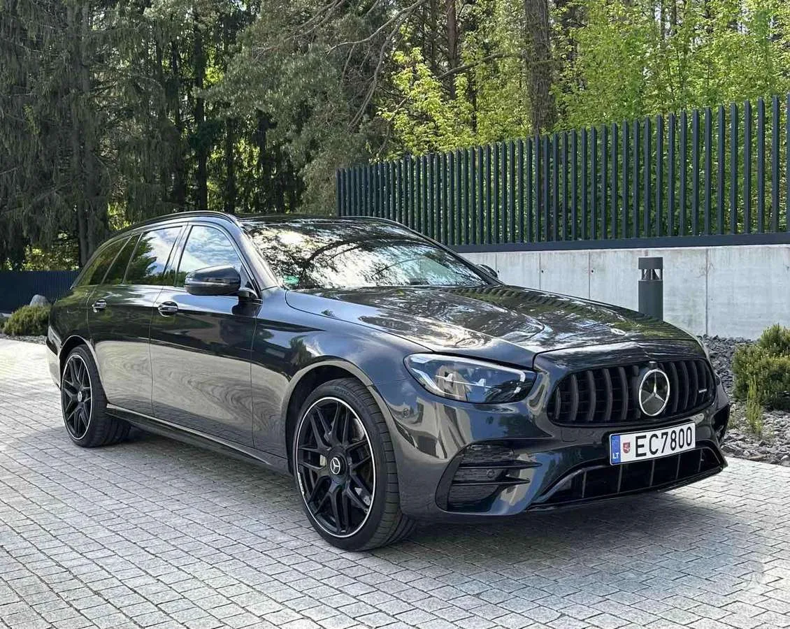 Mercedes-Benz E300, 2021