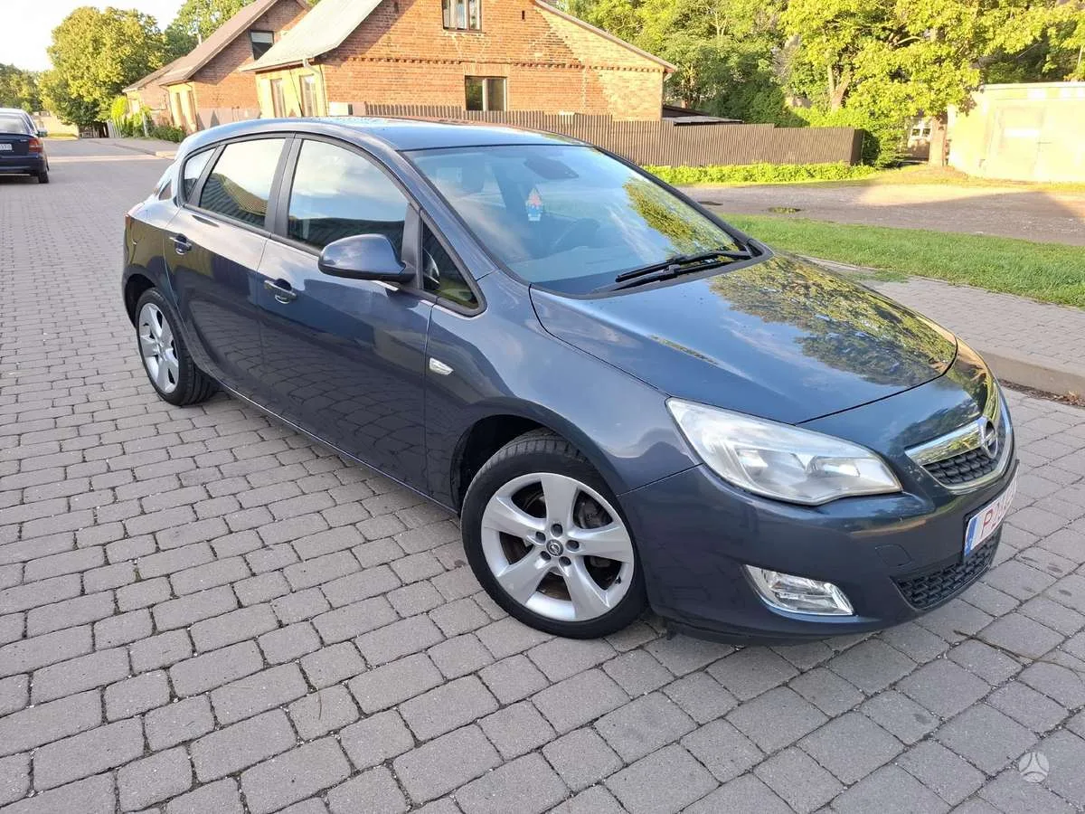 Opel Astra, 2010