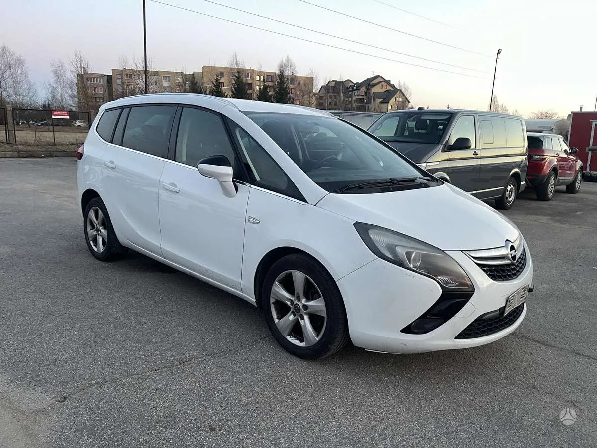 Opel Zafira Tourer, 2012