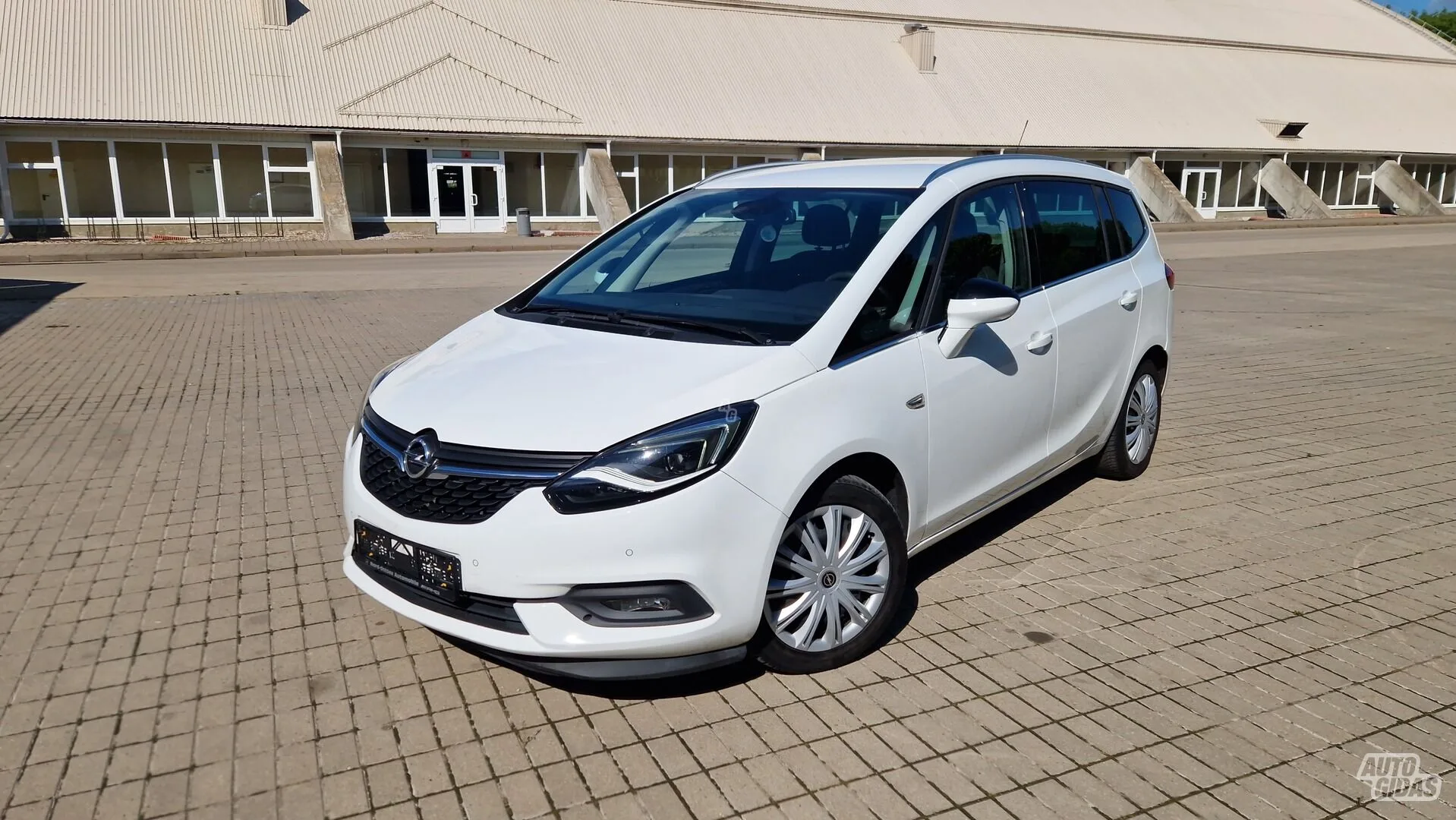 Opel Zafira, 2017