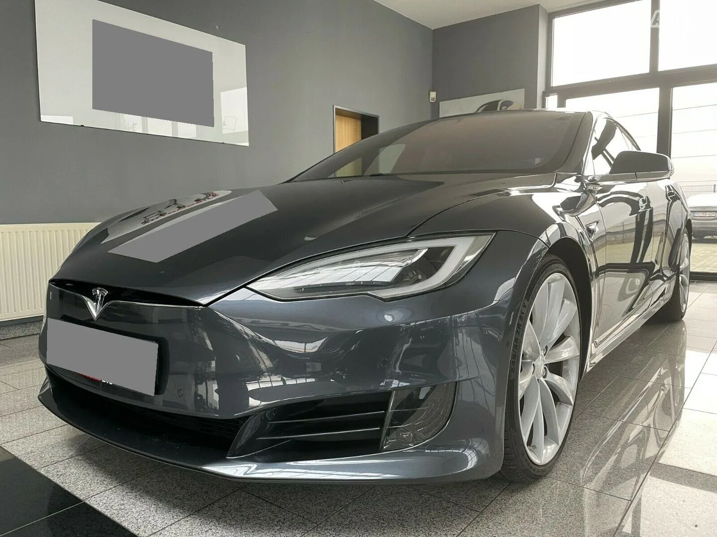 Tesla Model S, 2018