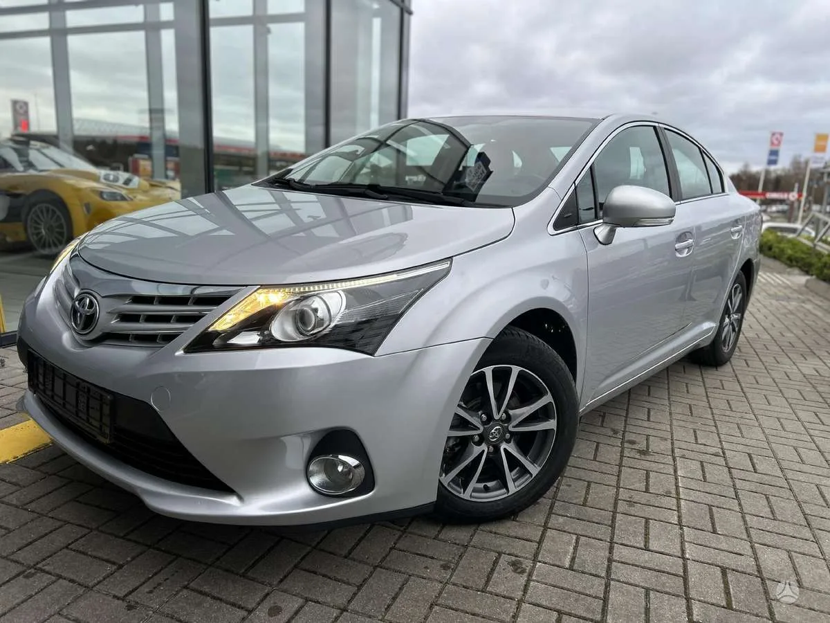 Toyota Avensis, 2012