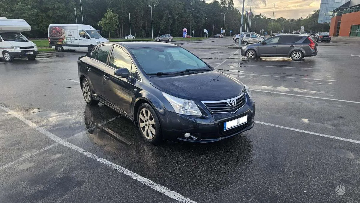 Toyota Avensis, 2011