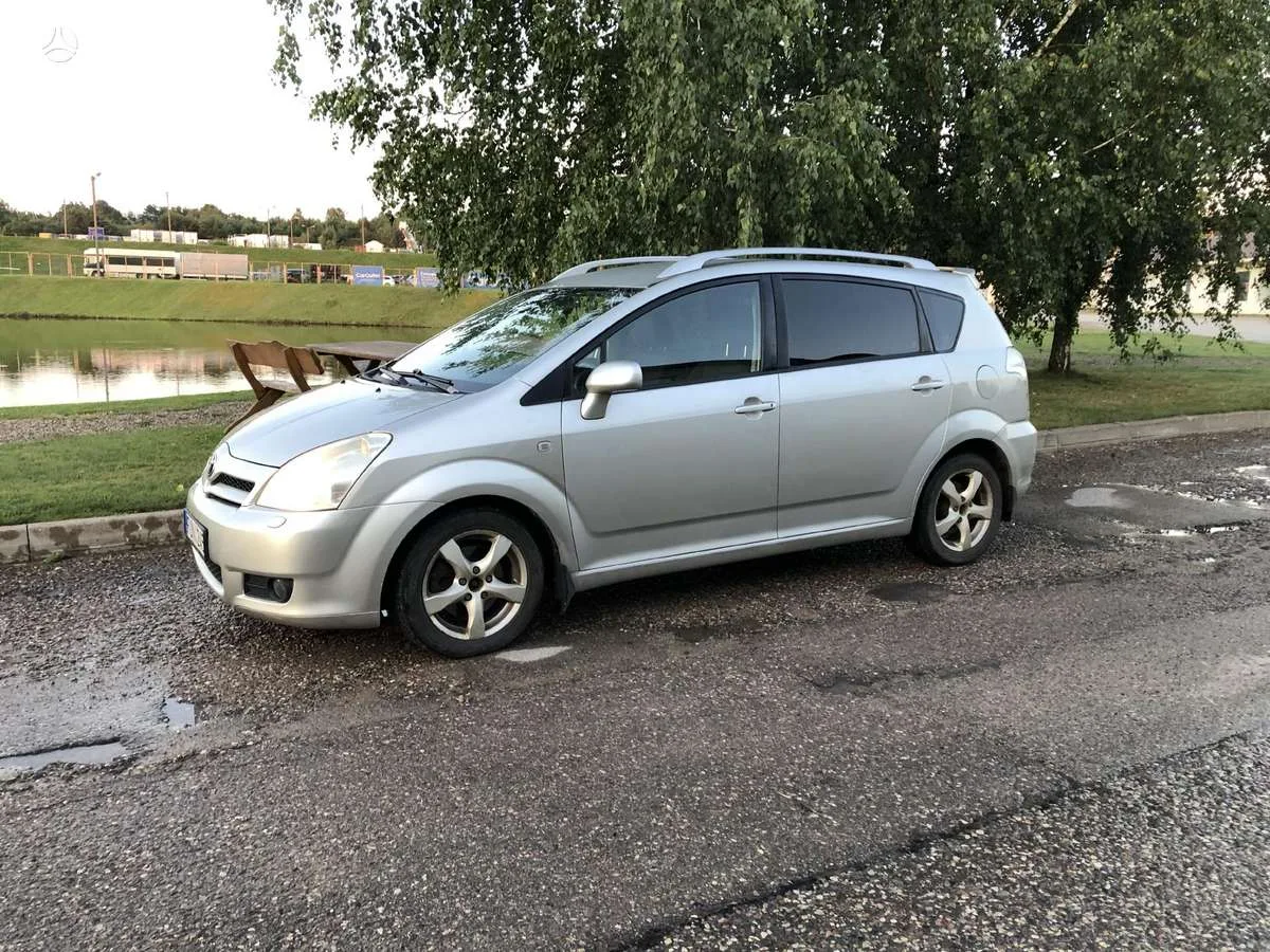 Toyota Corolla Verso, 2005