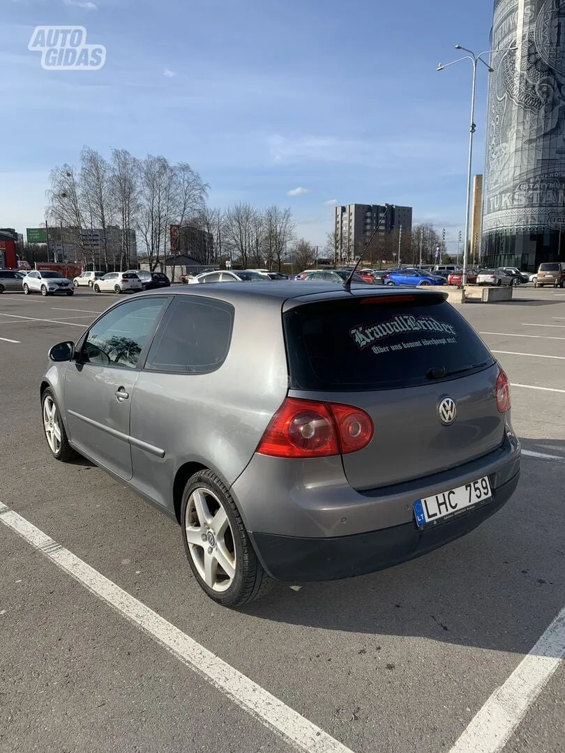Volkswagen Golf, 2005