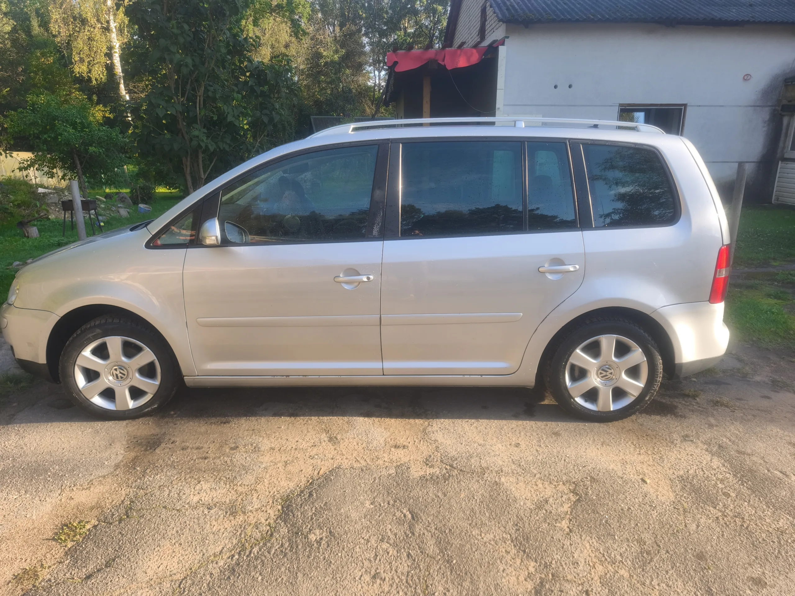 Volkswagen Touran, 2005