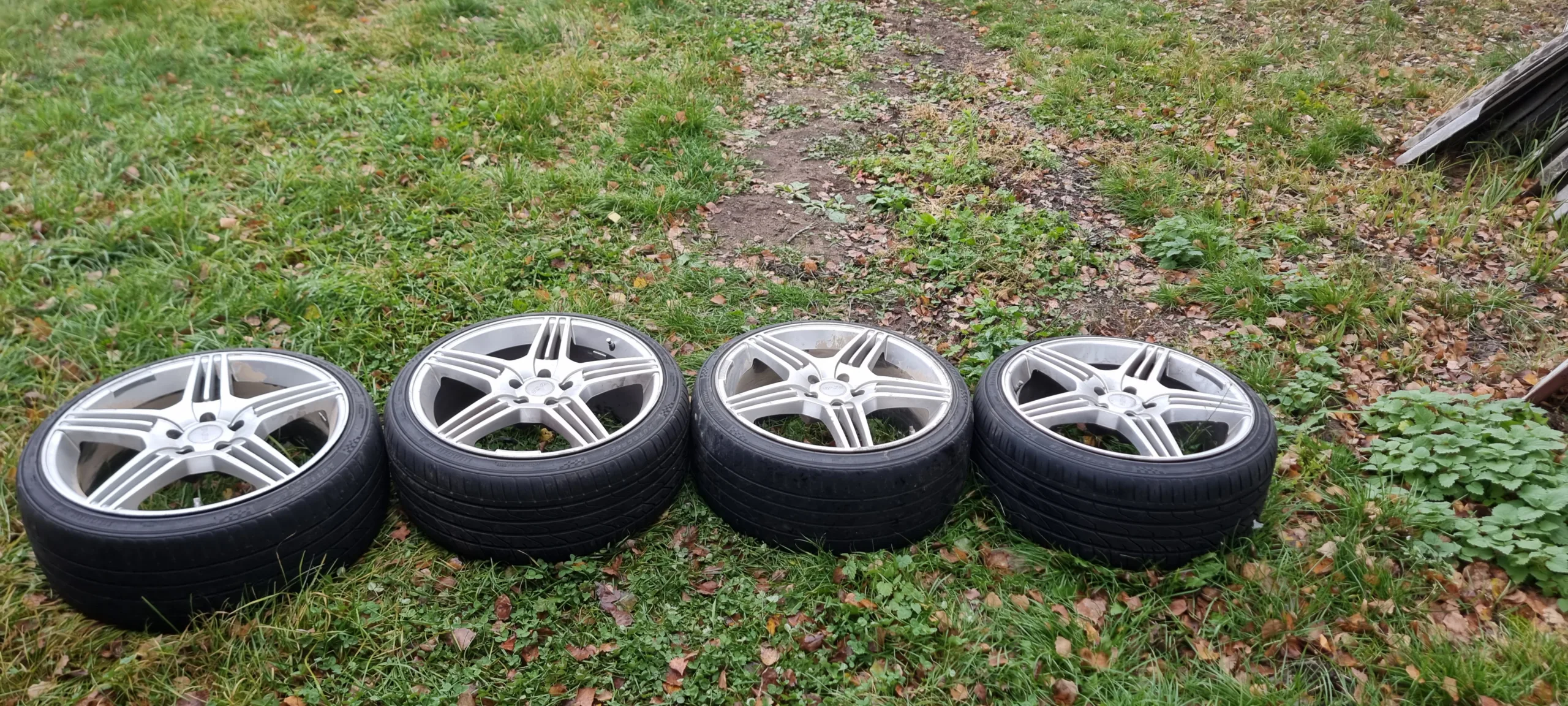 -Kita- 235/35 R19