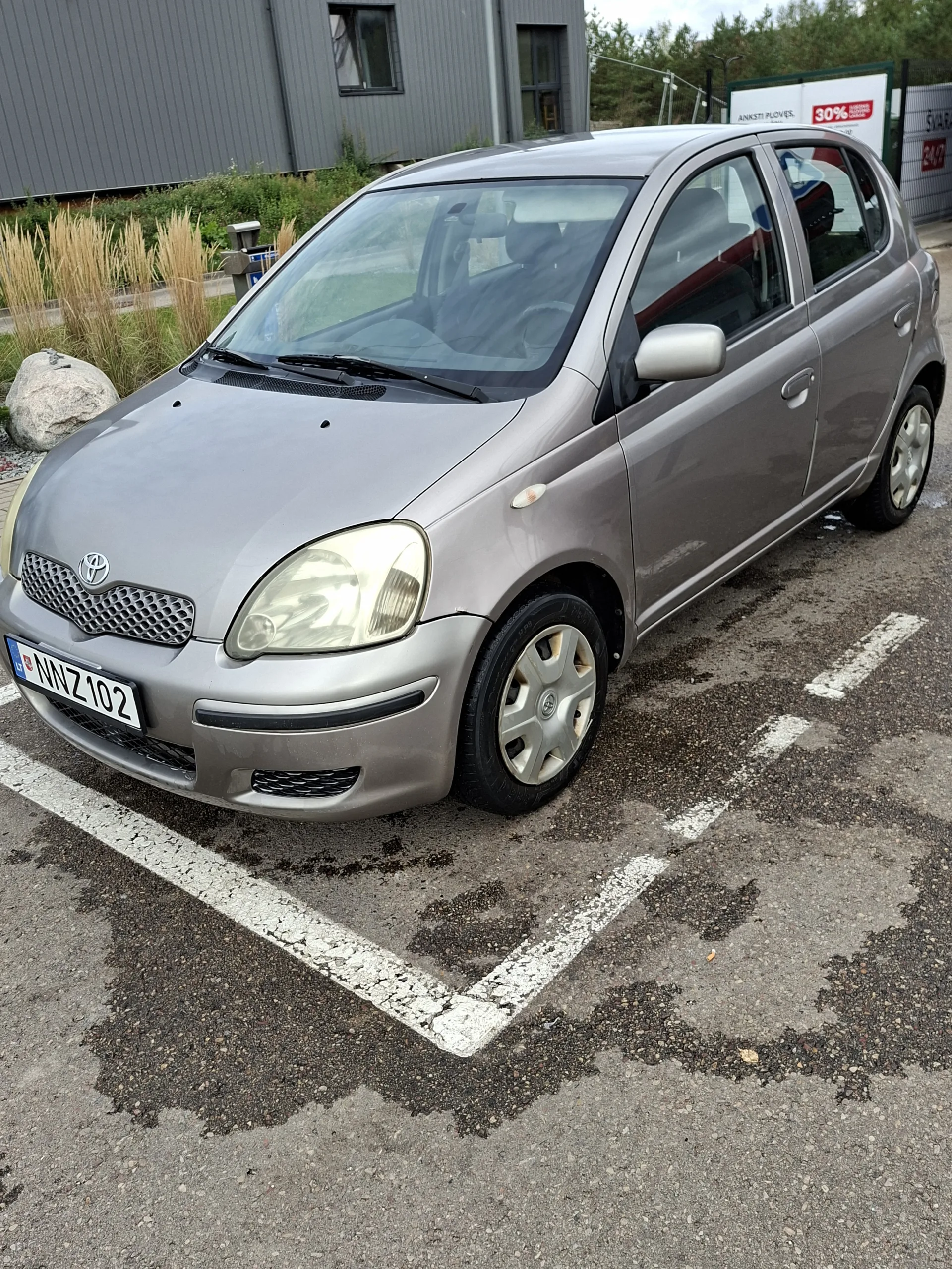 Toyota Yaris, 2003