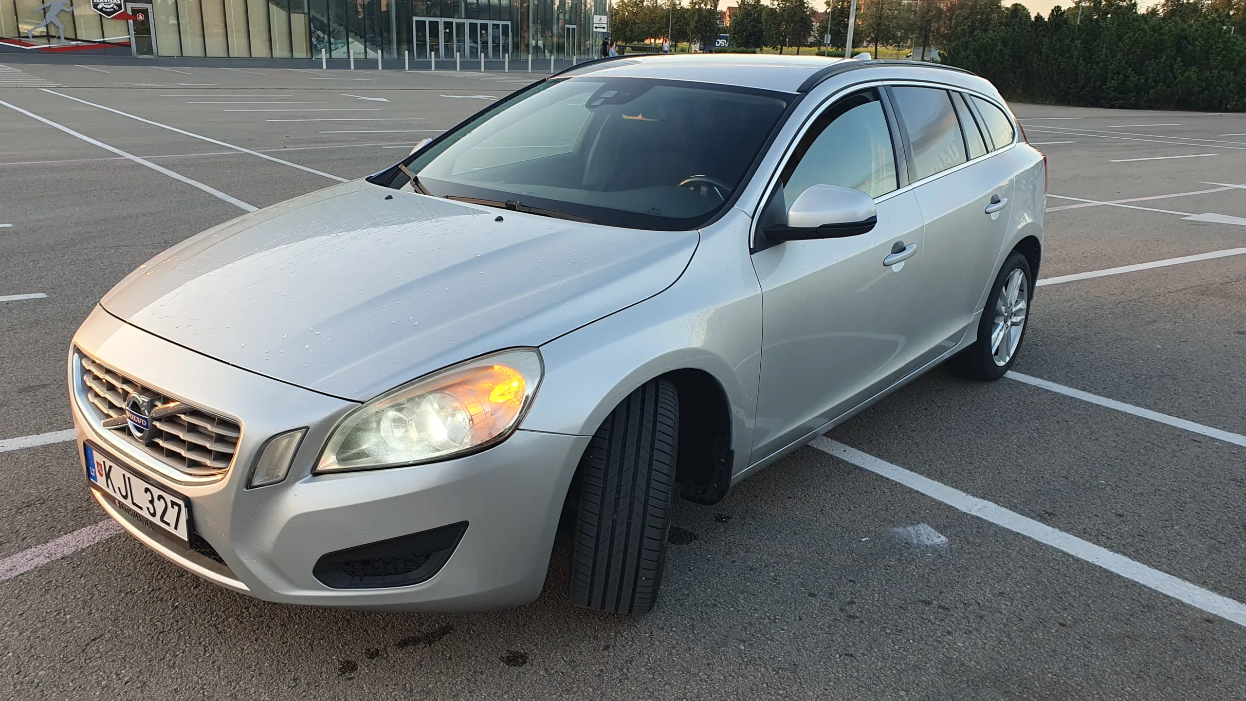Volvo V60, 2011