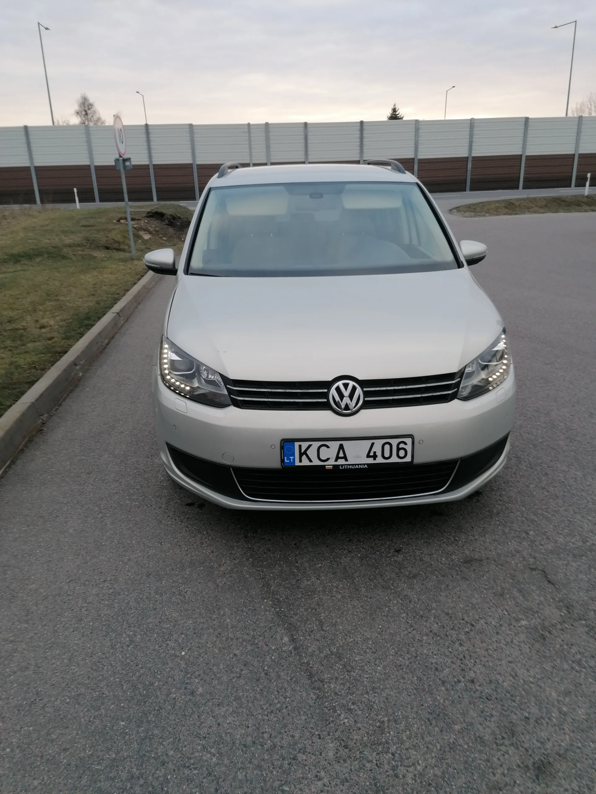 Volkswagen Touran, 2012