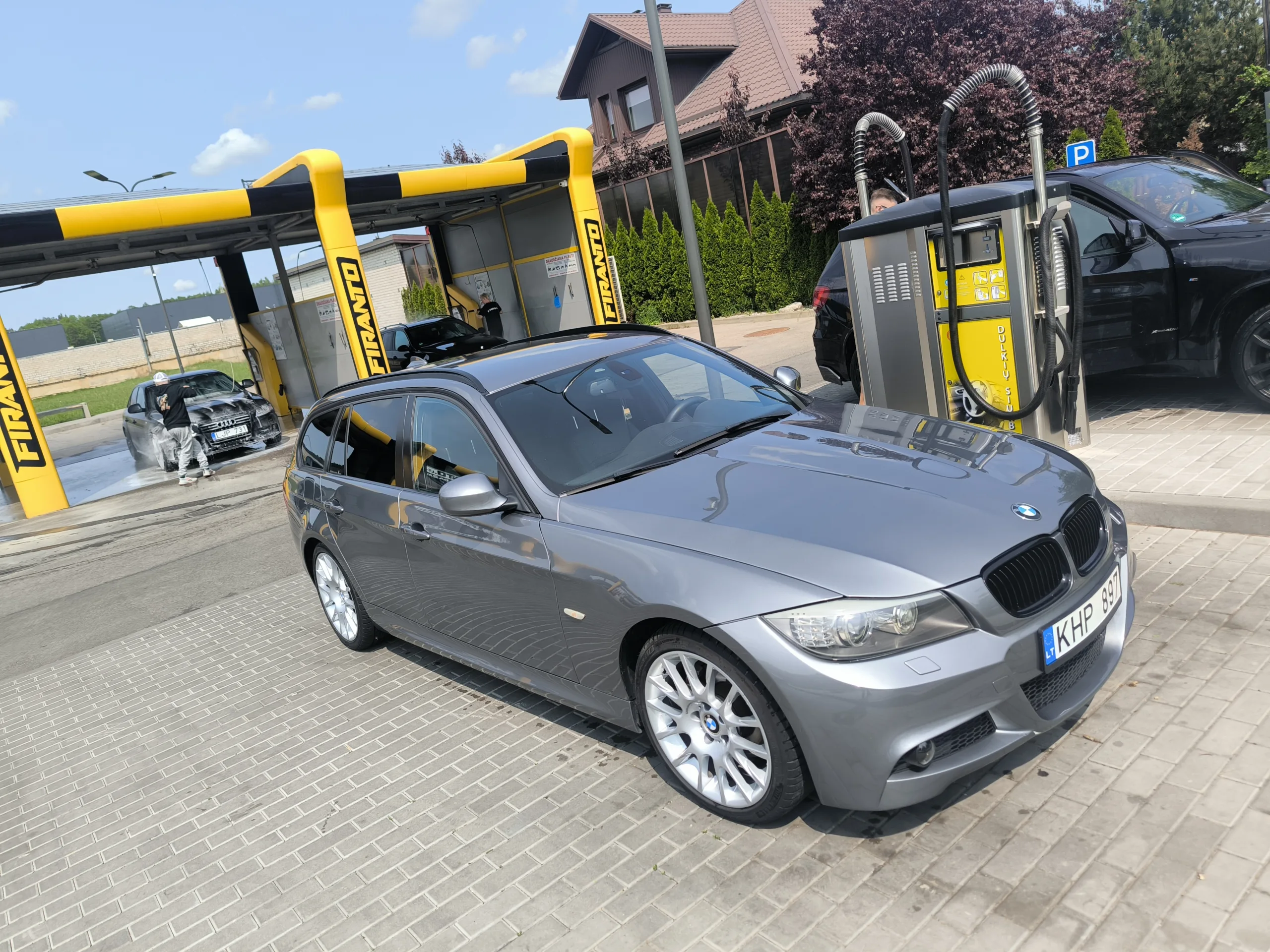 BMW 320, 2009