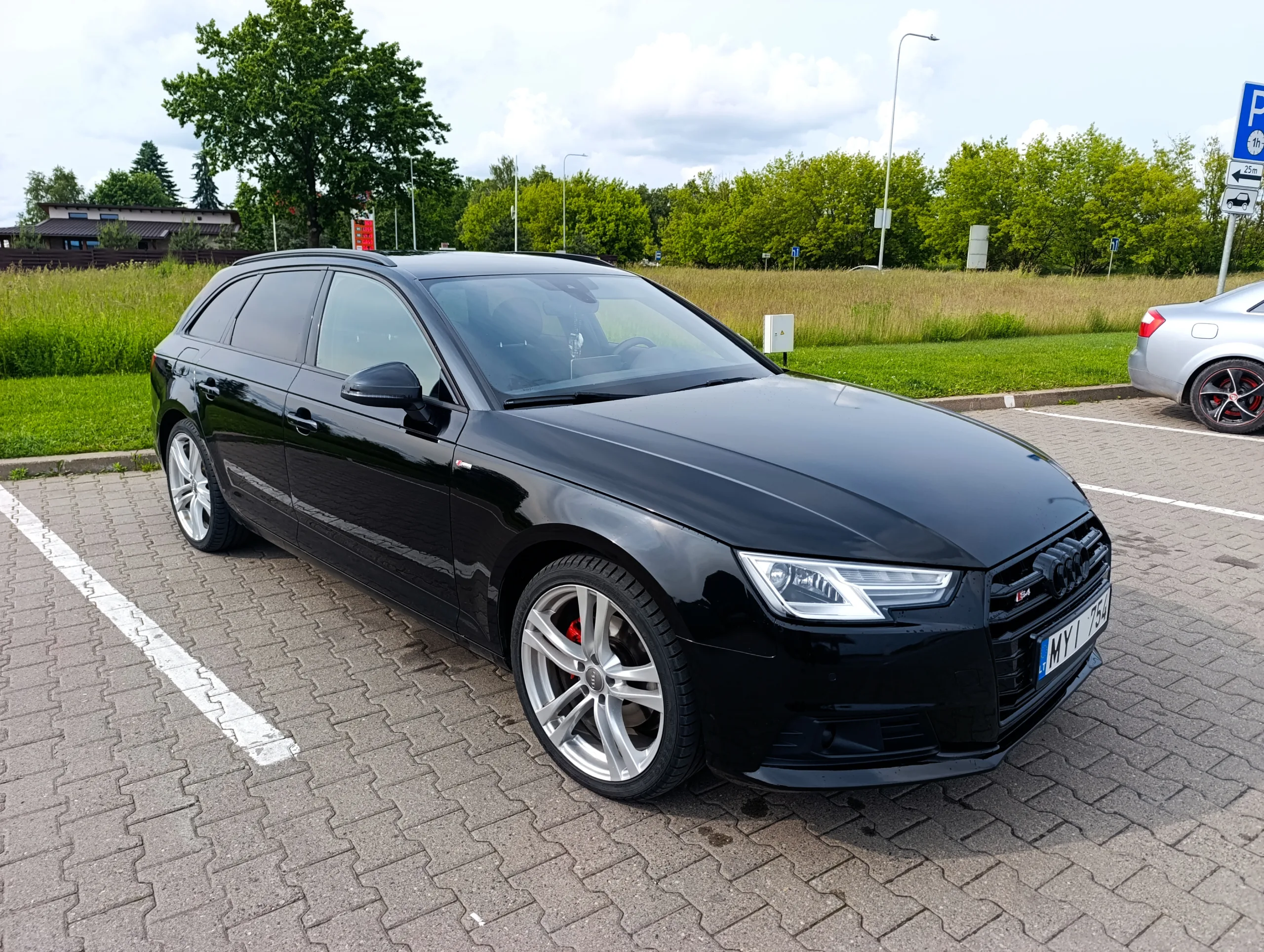 Audi A4, 2016